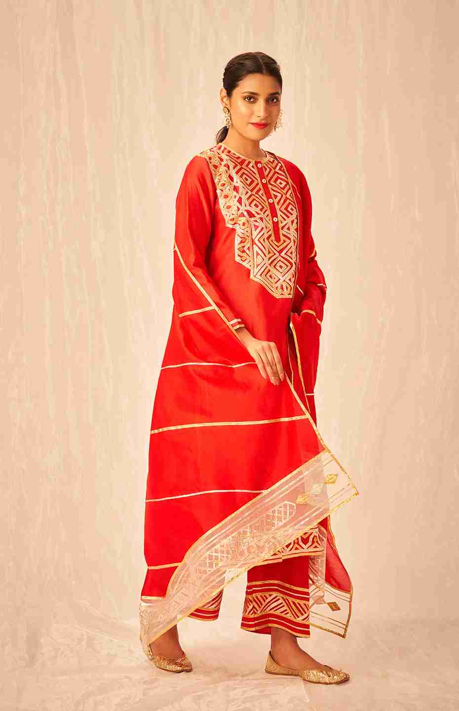 Red Dupatta