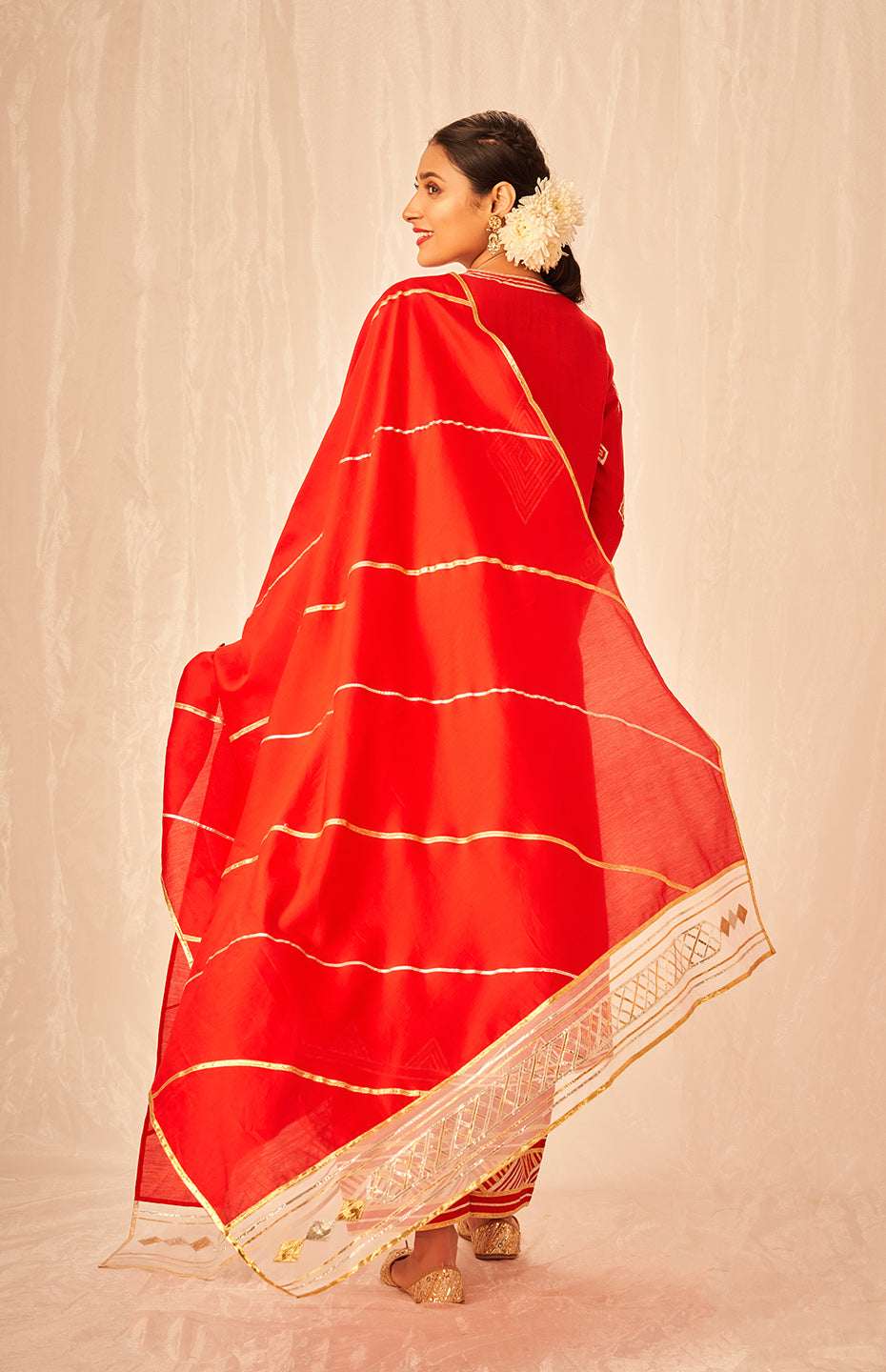 Red Dupatta