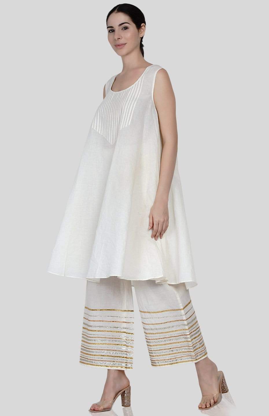 Off-White Sleeveless Kurta