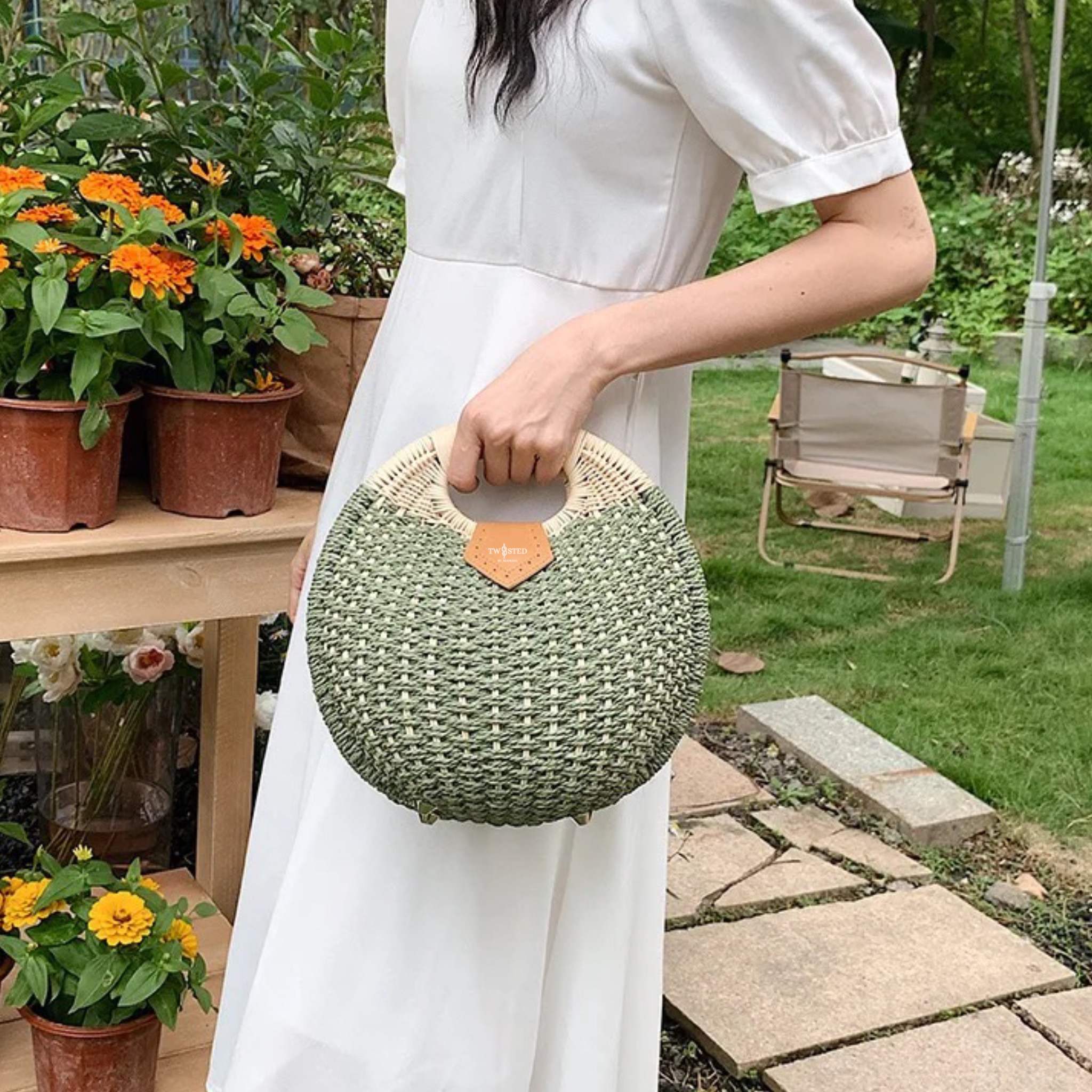 Shell Shaped Raffia Bucket Bag
