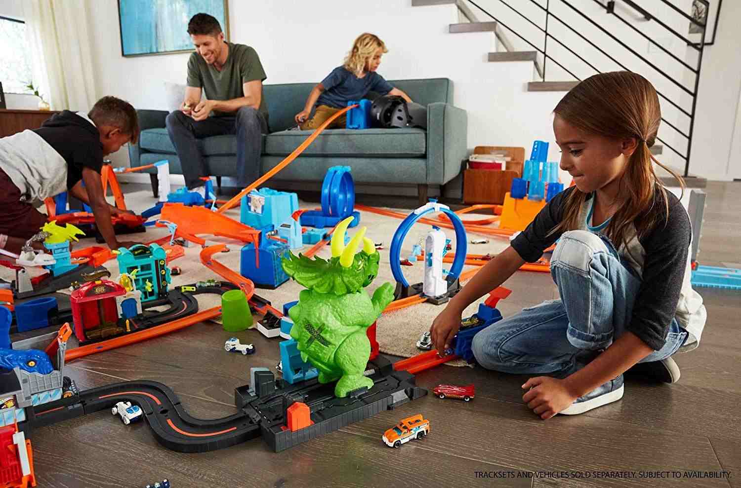 Hot Wheels City Smashin Triceratops Playset Tracksets & Train Sets for Kids age 4Y+