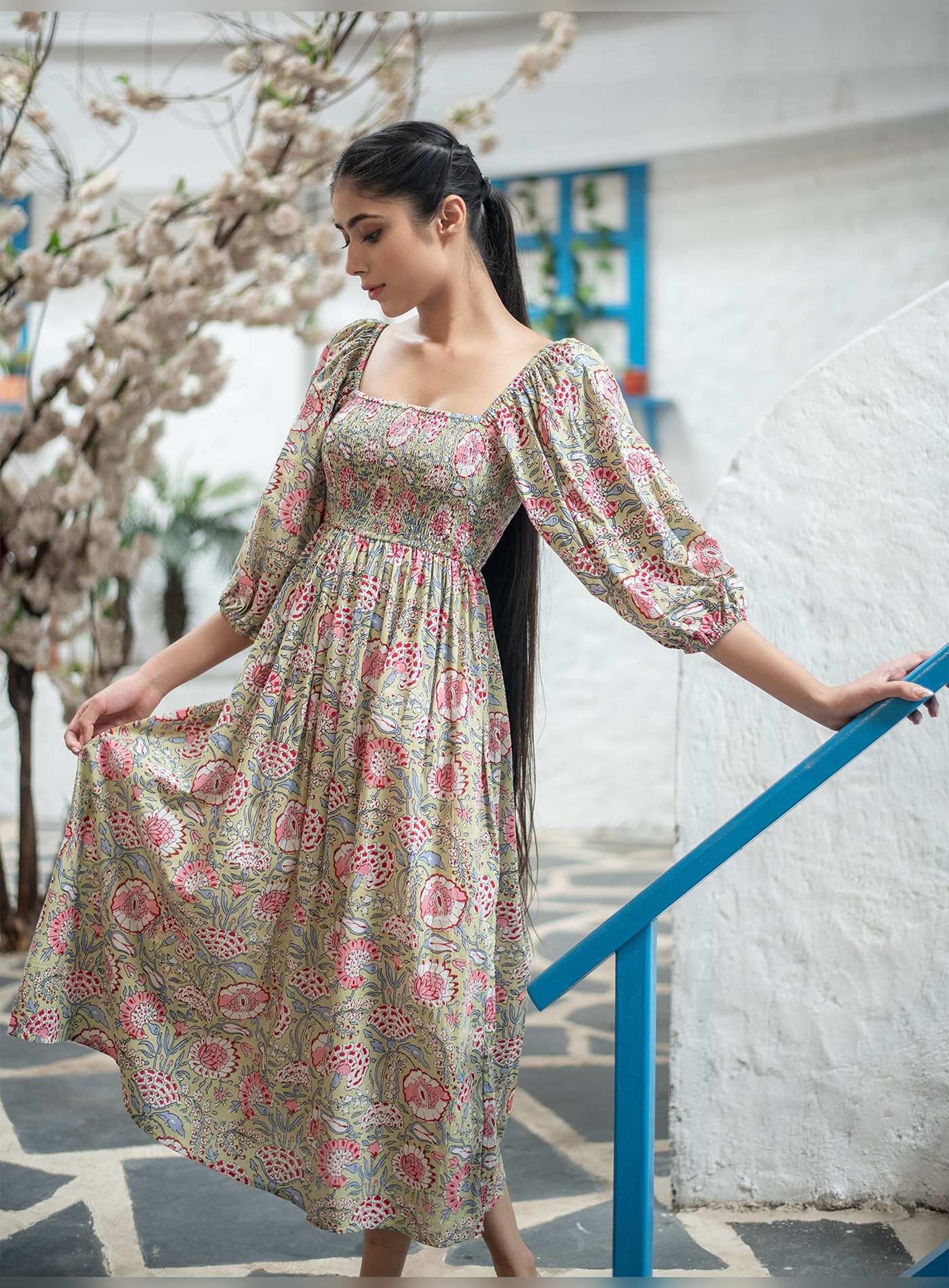Alice18 Women's Euonia Smocked Midi – Graceful, Chic & Timeless