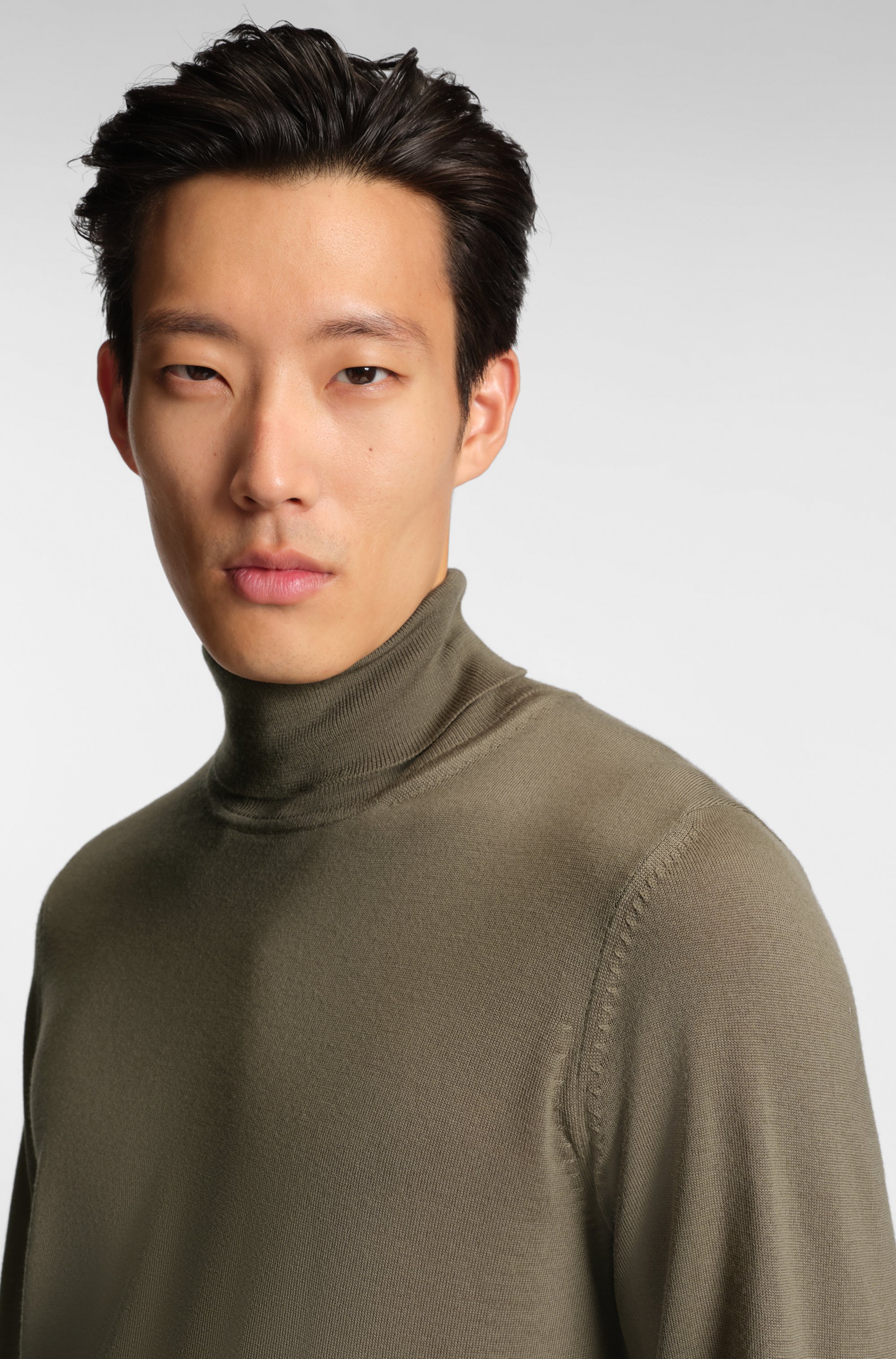 Regular-fit rollneck sweater in merino wool