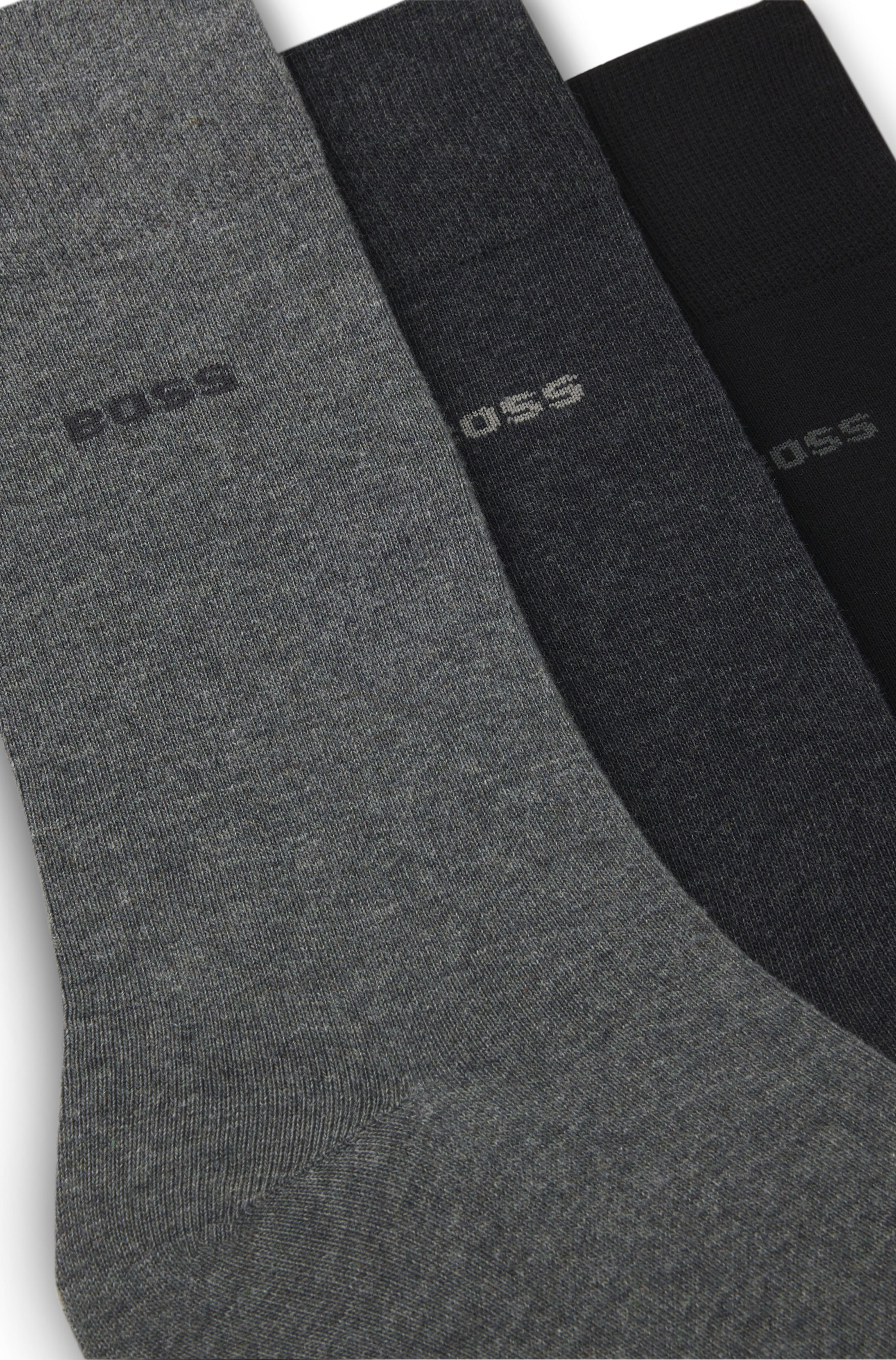 Three-pack of regular-length socks in stretch fabric