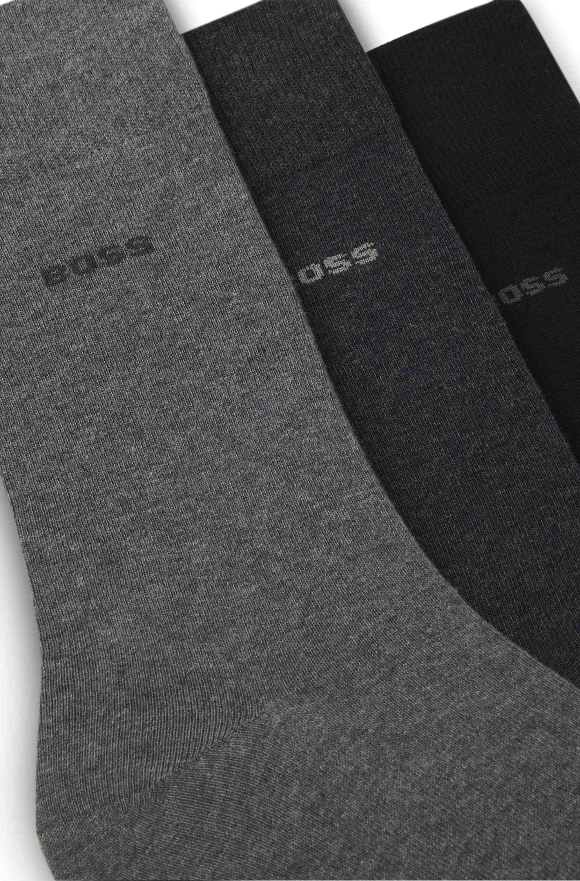 Three-pack of regular-length socks in stretch fabric