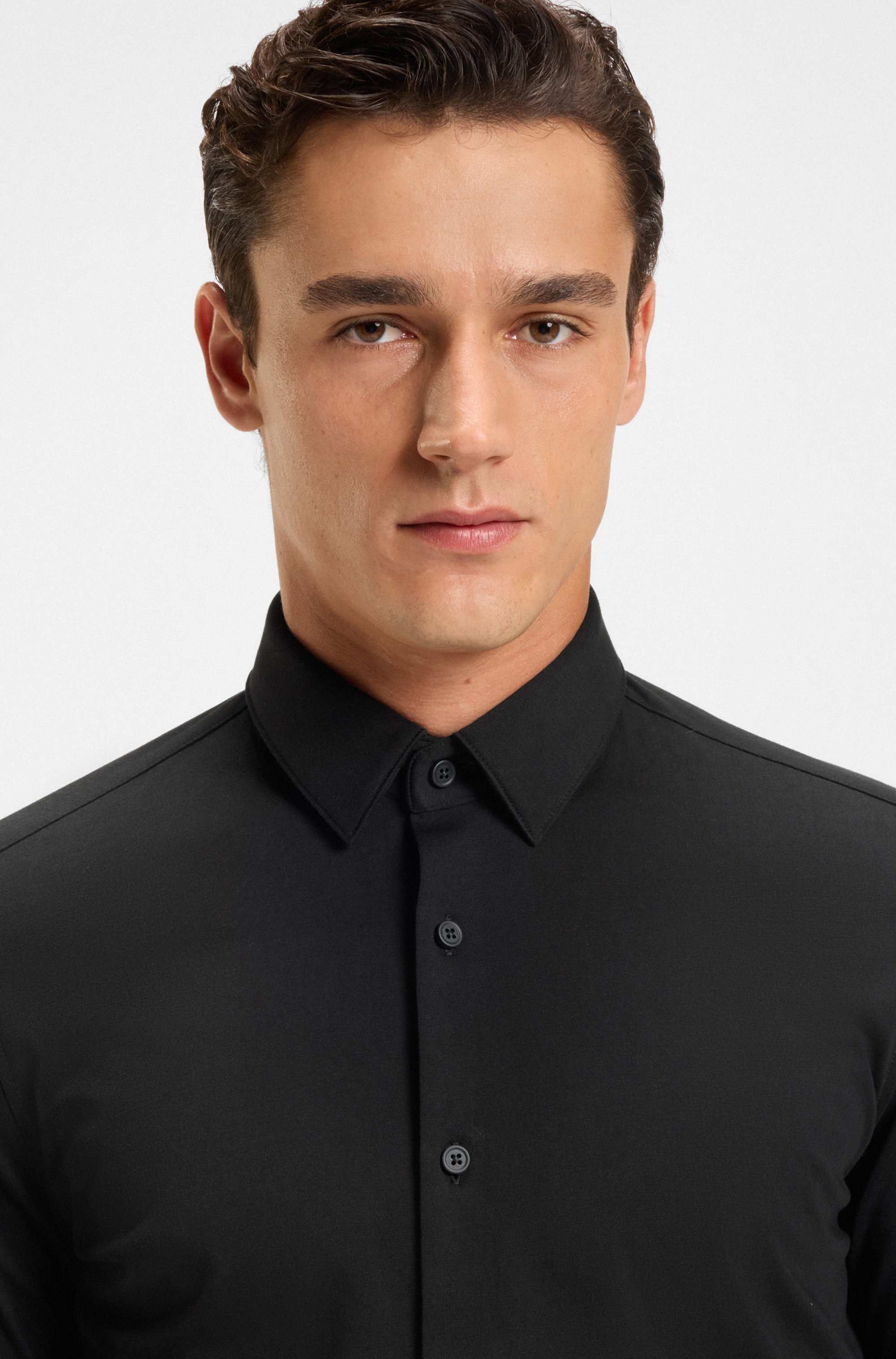 Slim-fit shirt in a performance-stretch cotton blend