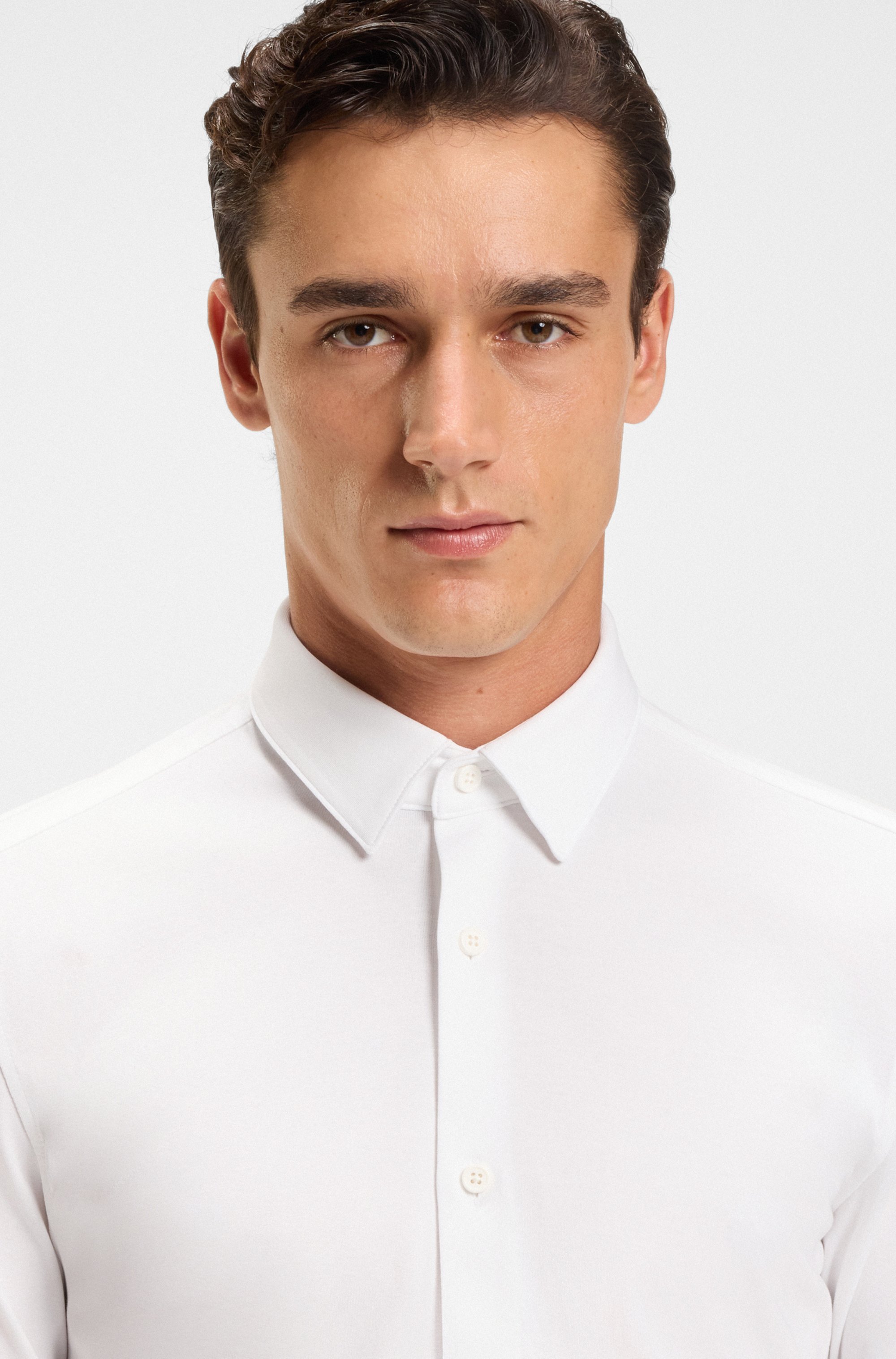 Slim-fit shirt in a performance-stretch cotton blend