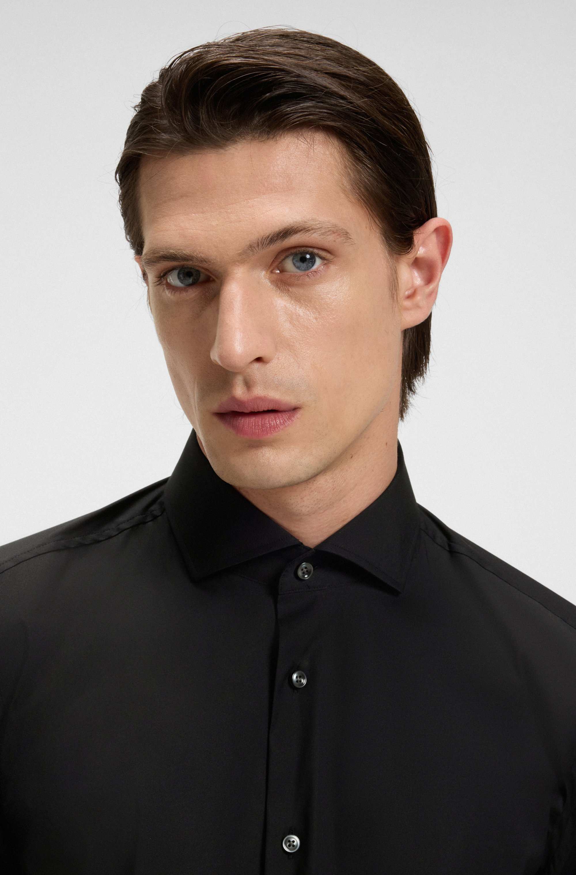 Slim-fit shirt in easy-iron cotton-blend poplin