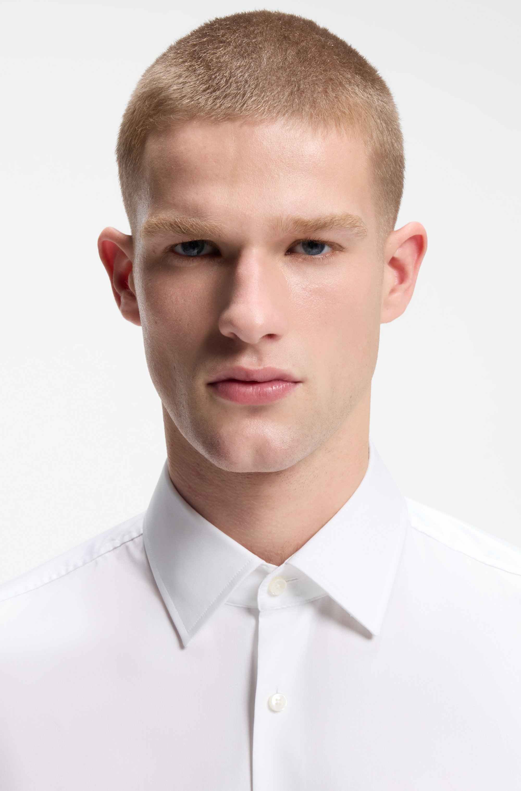 Slim-fit shirt in easy-iron cotton poplin