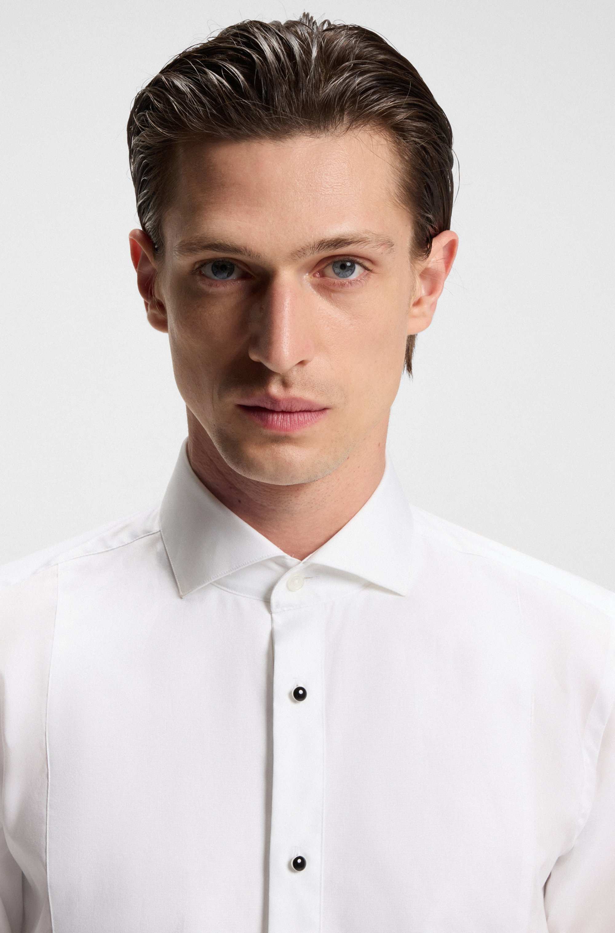 Slim-fit dress shirt in easy-iron stretch-cotton poplin
