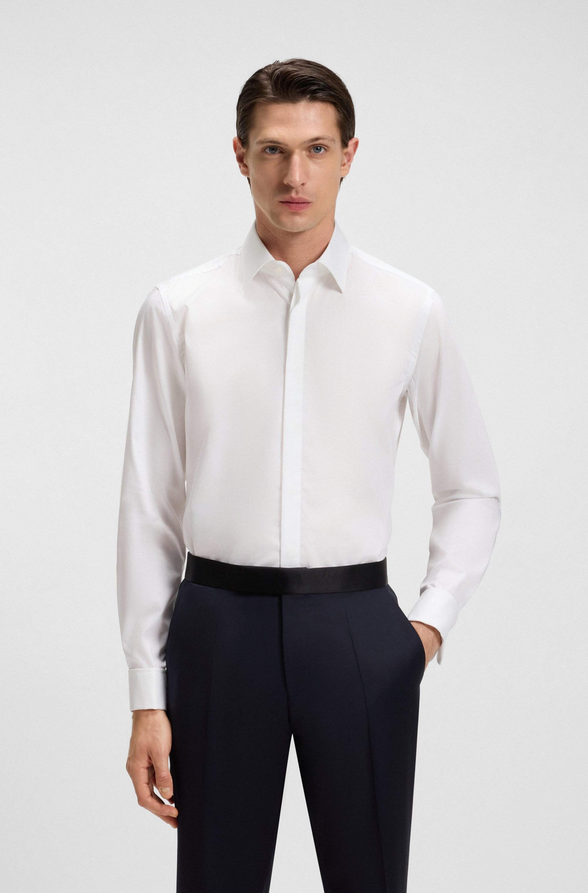 Slim-fit dress shirt in easy-iron stretch cotton