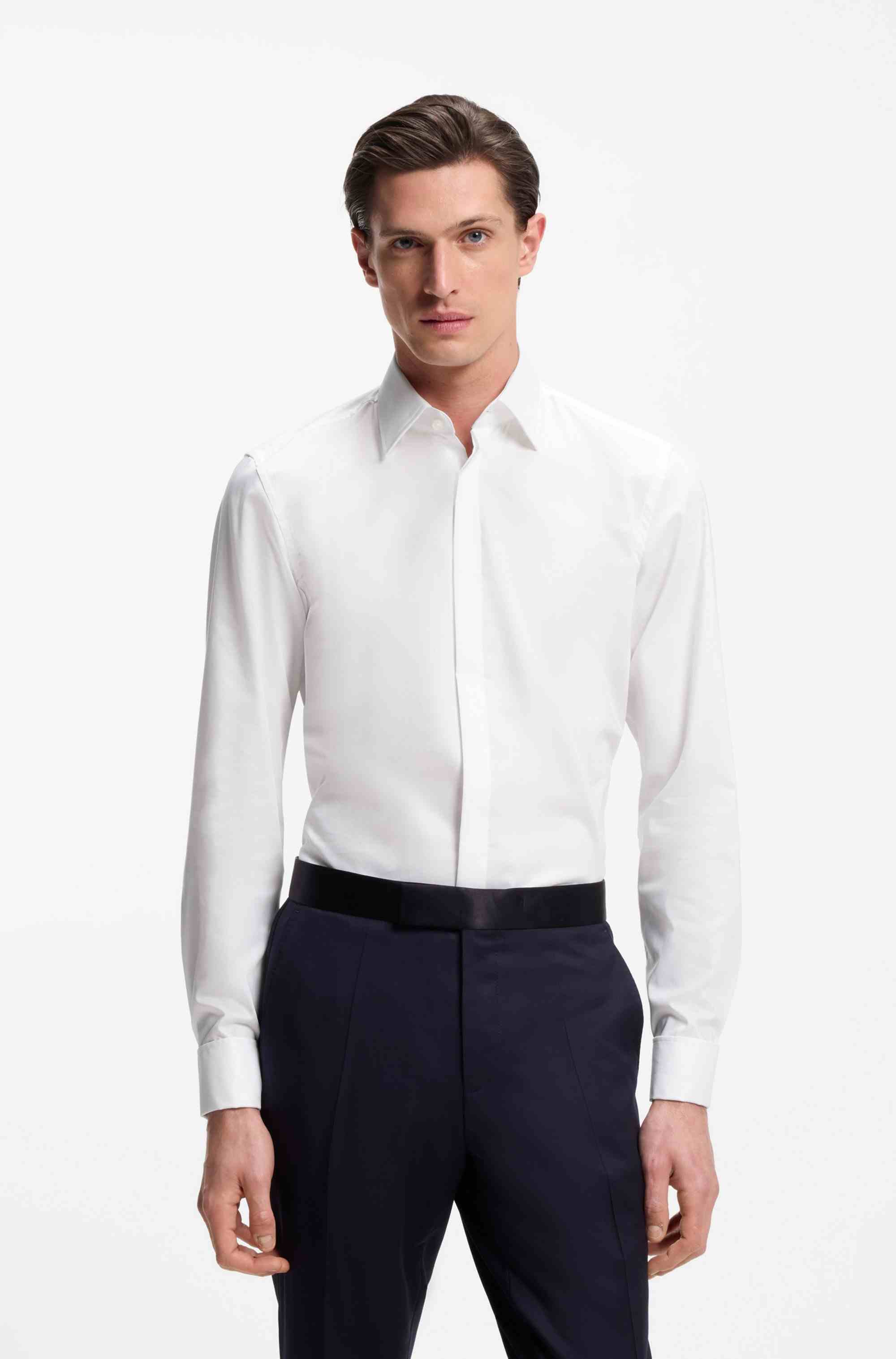 Slim-fit dress shirt in easy-iron stretch cotton