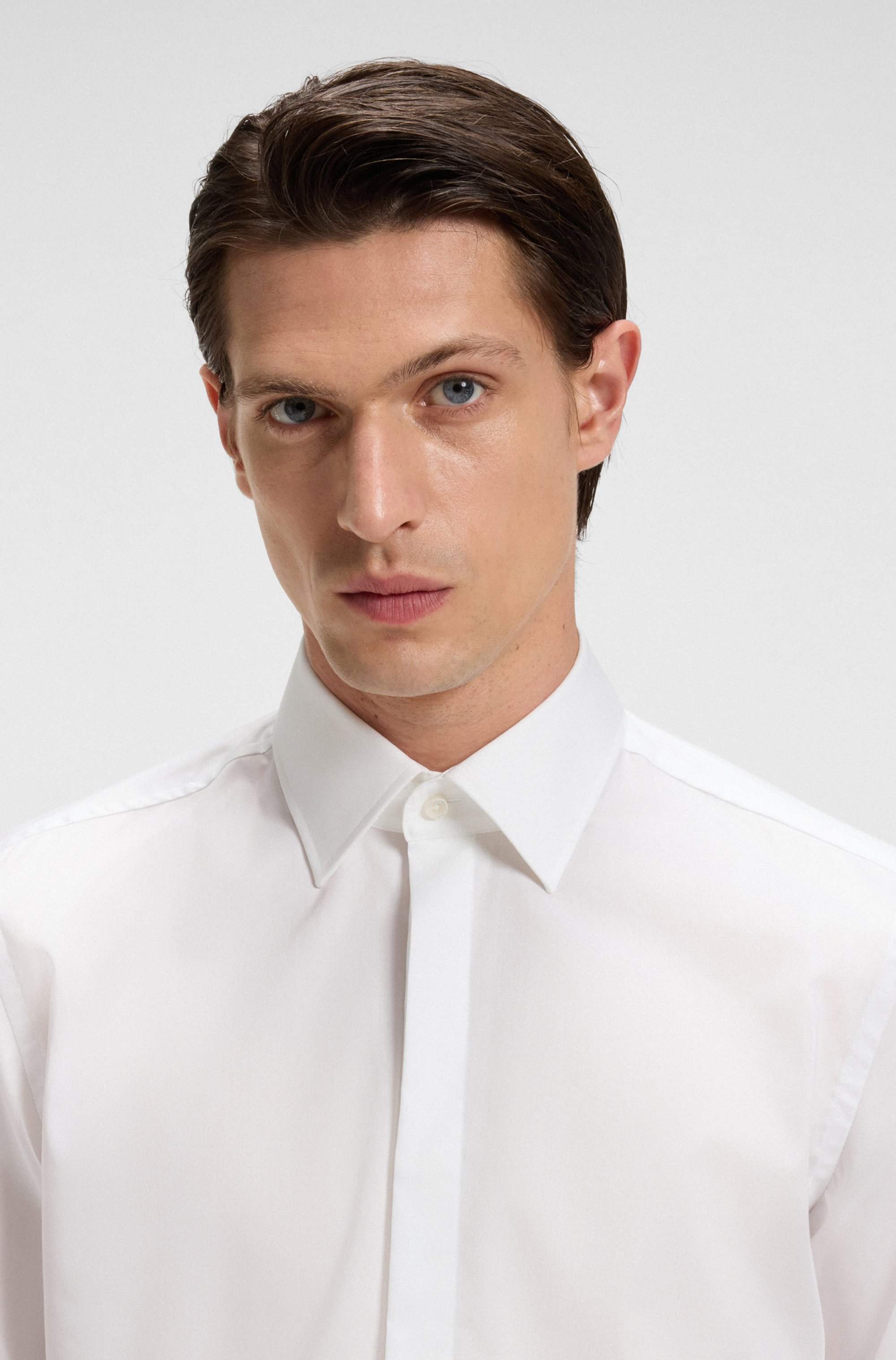 Slim-fit dress shirt in easy-iron stretch cotton