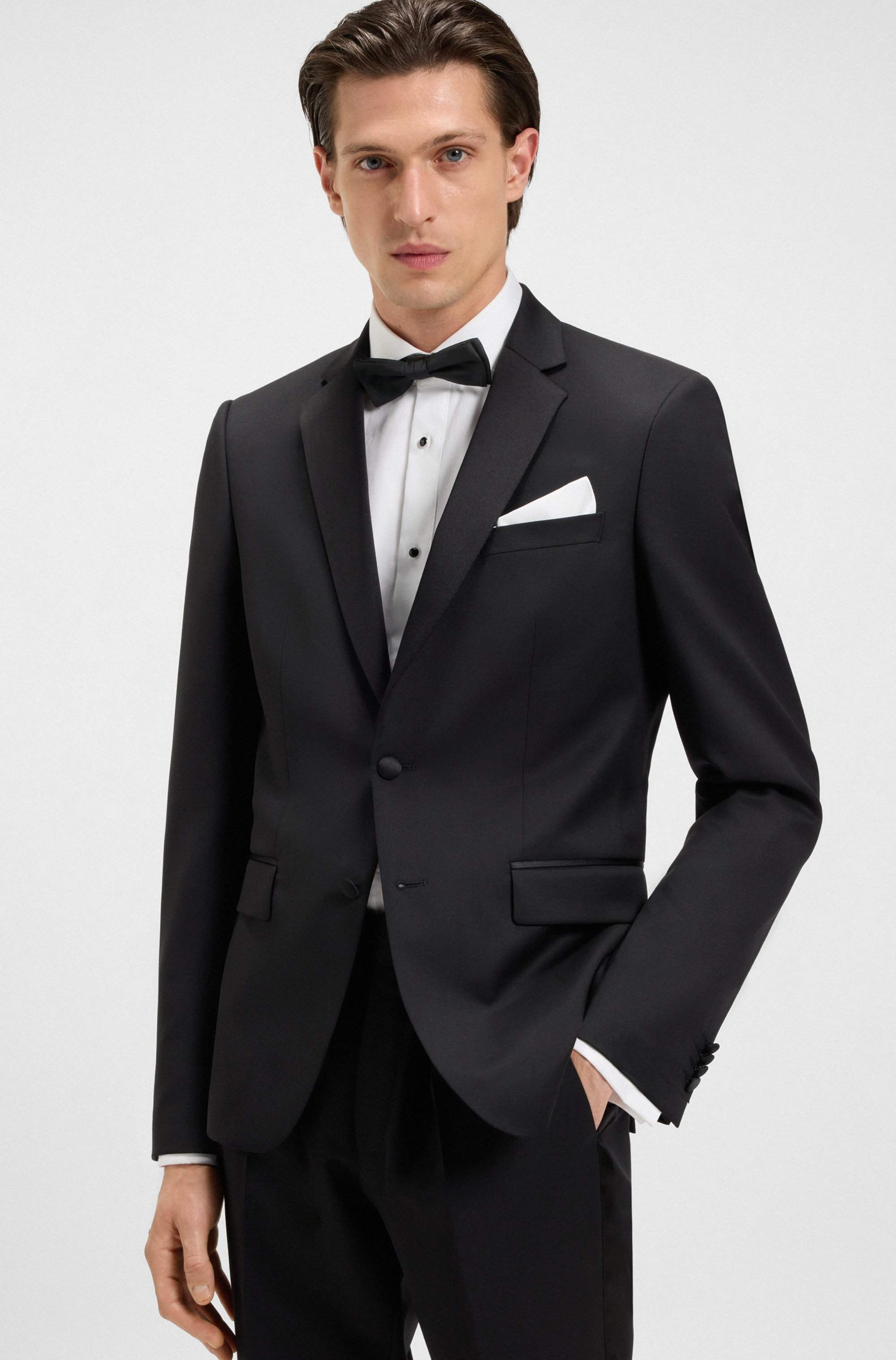 Italian-made pocket square in easy-iron cotton