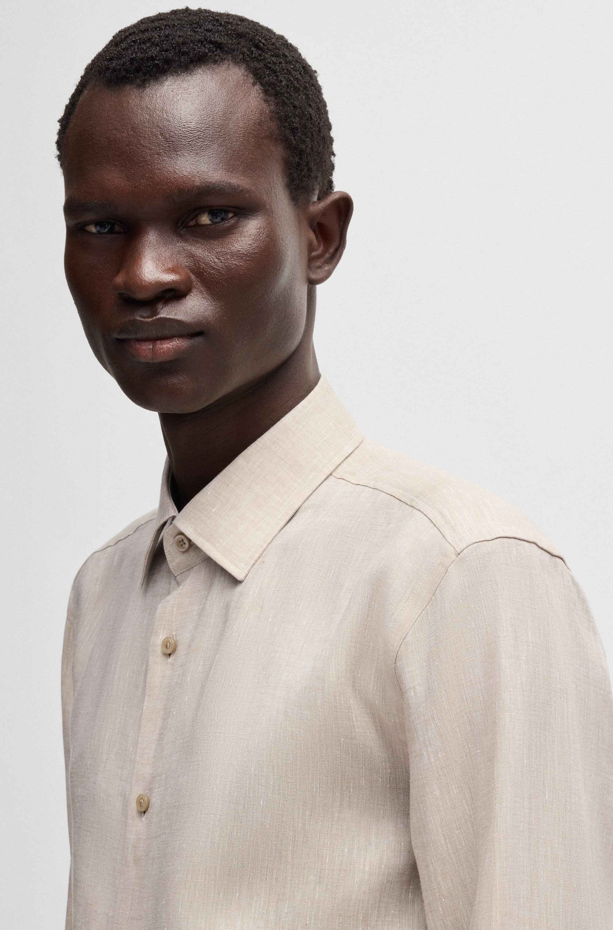 Slim-fit shirt in Italian-made linen