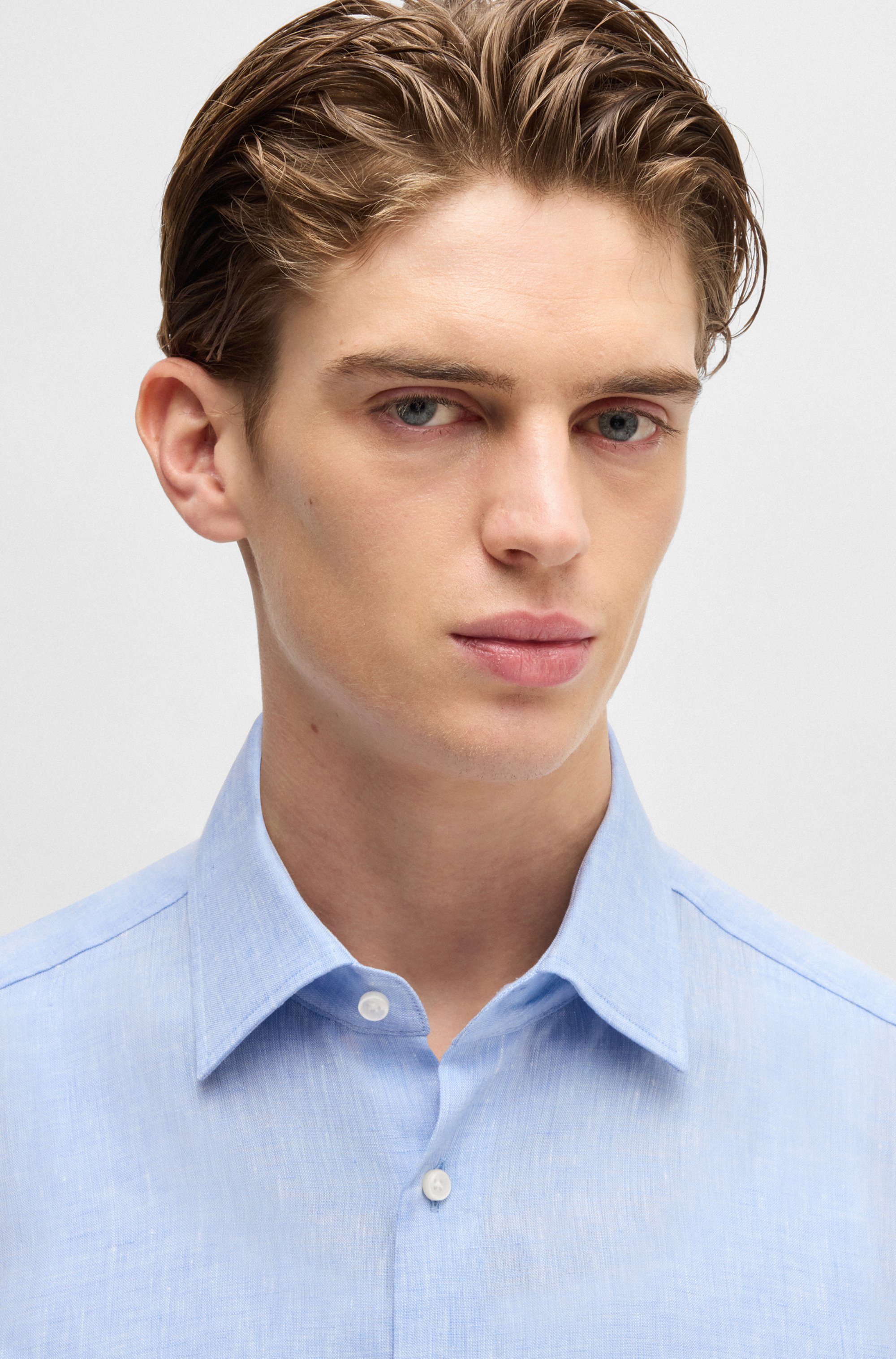 Slim-fit shirt in Italian-made linen