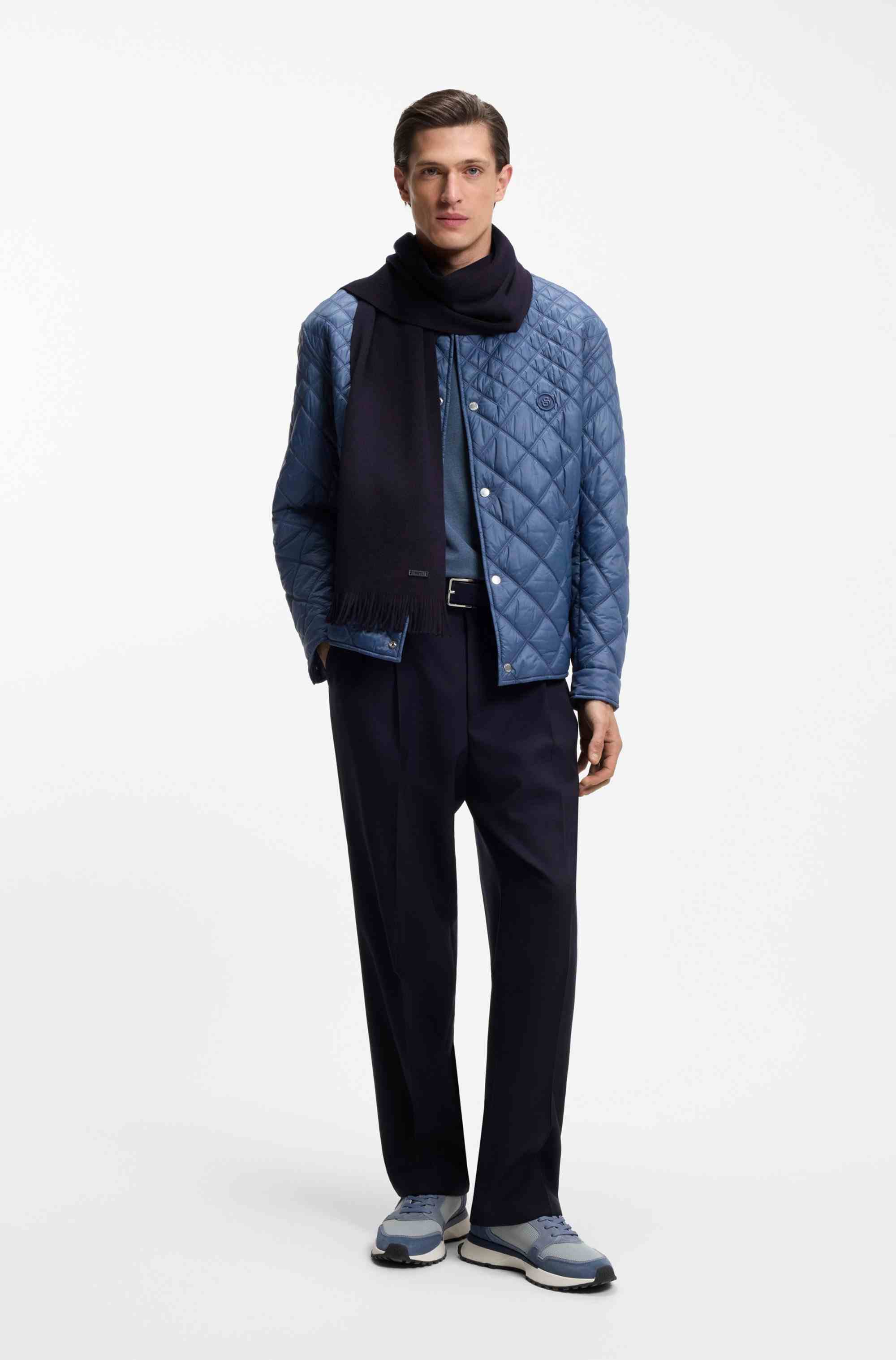 Raschel-knit scarf in virgin wool