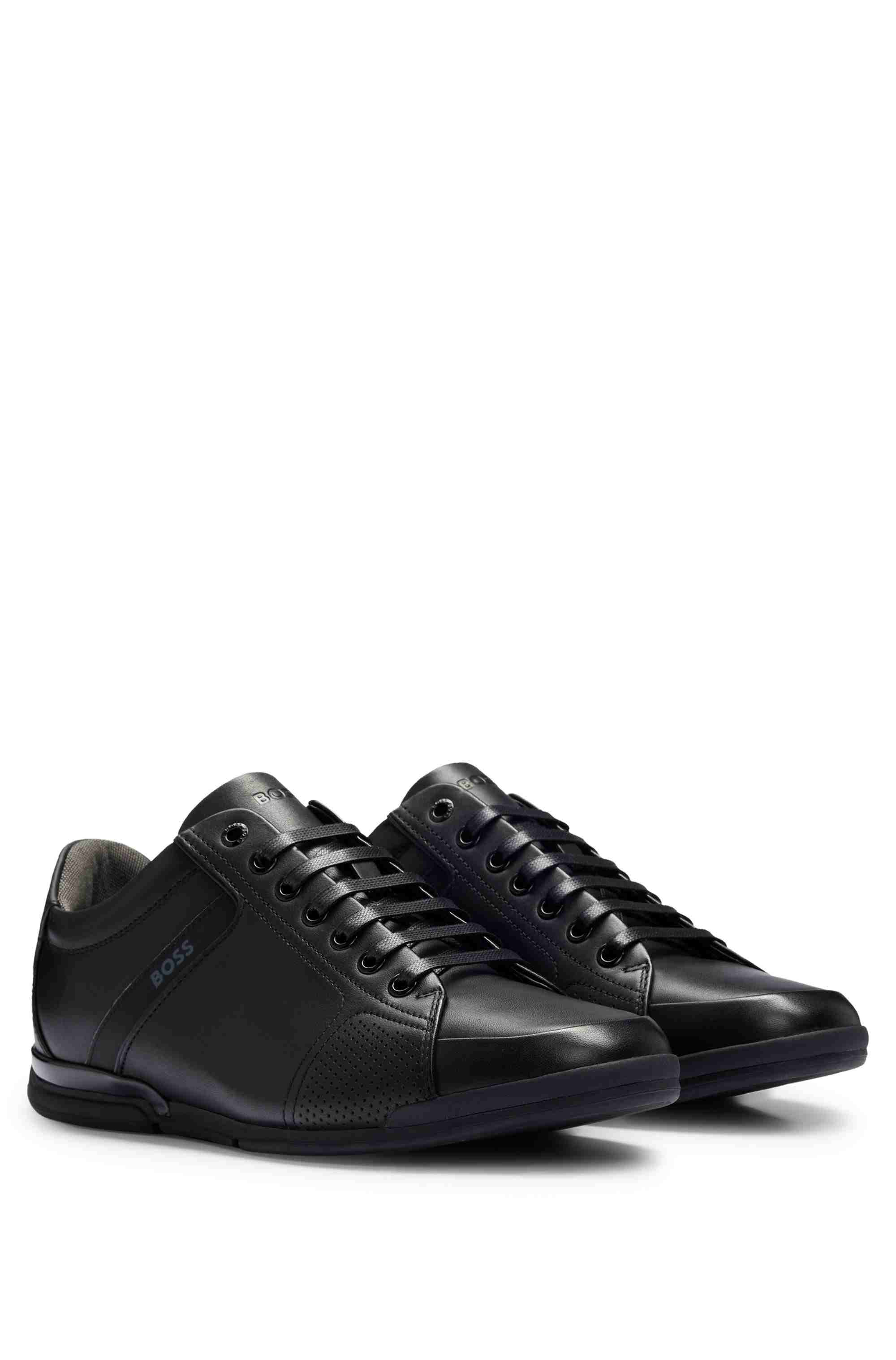 Leather trainers with odour-control lining