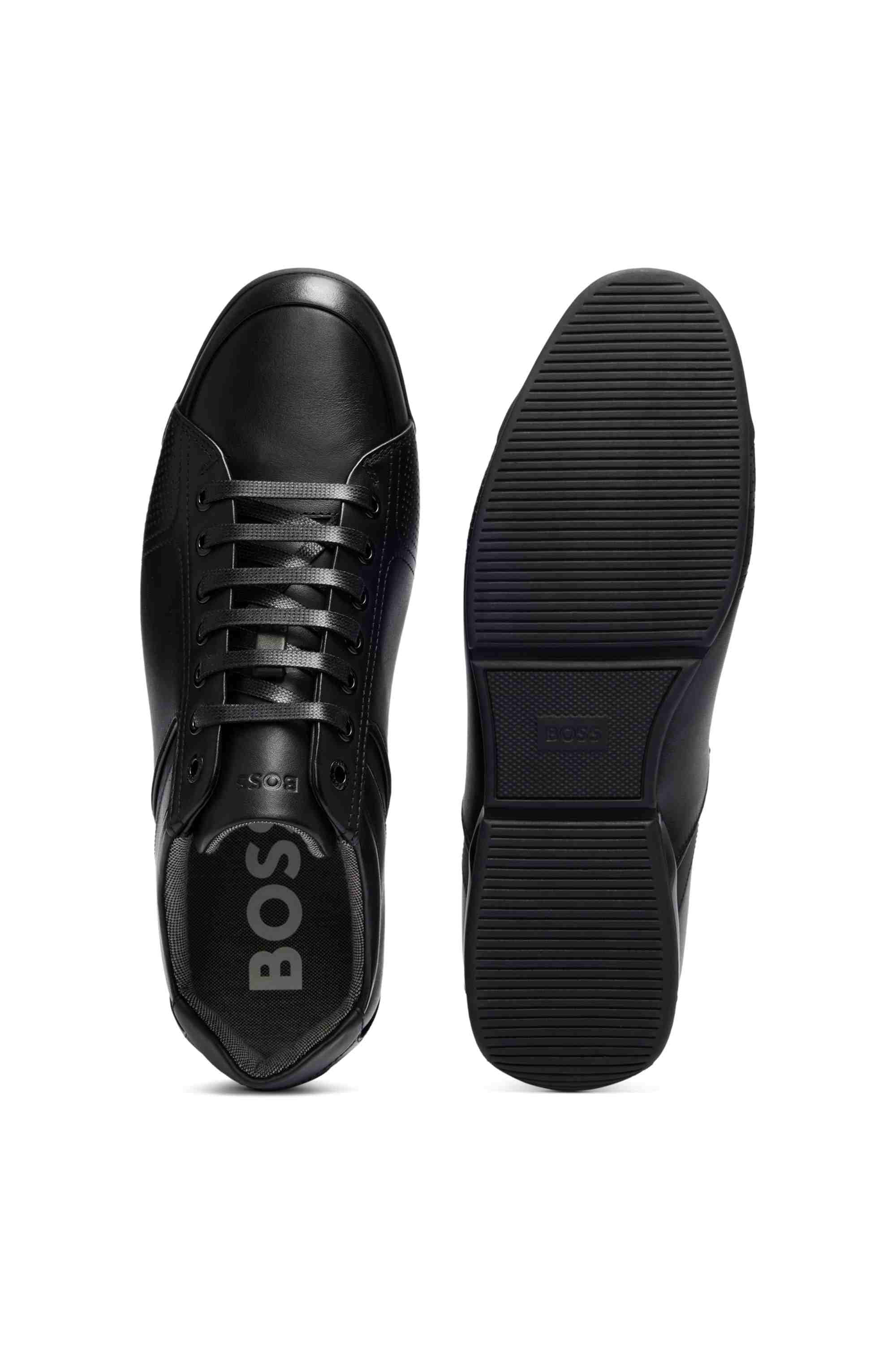 Leather trainers with odour-control lining