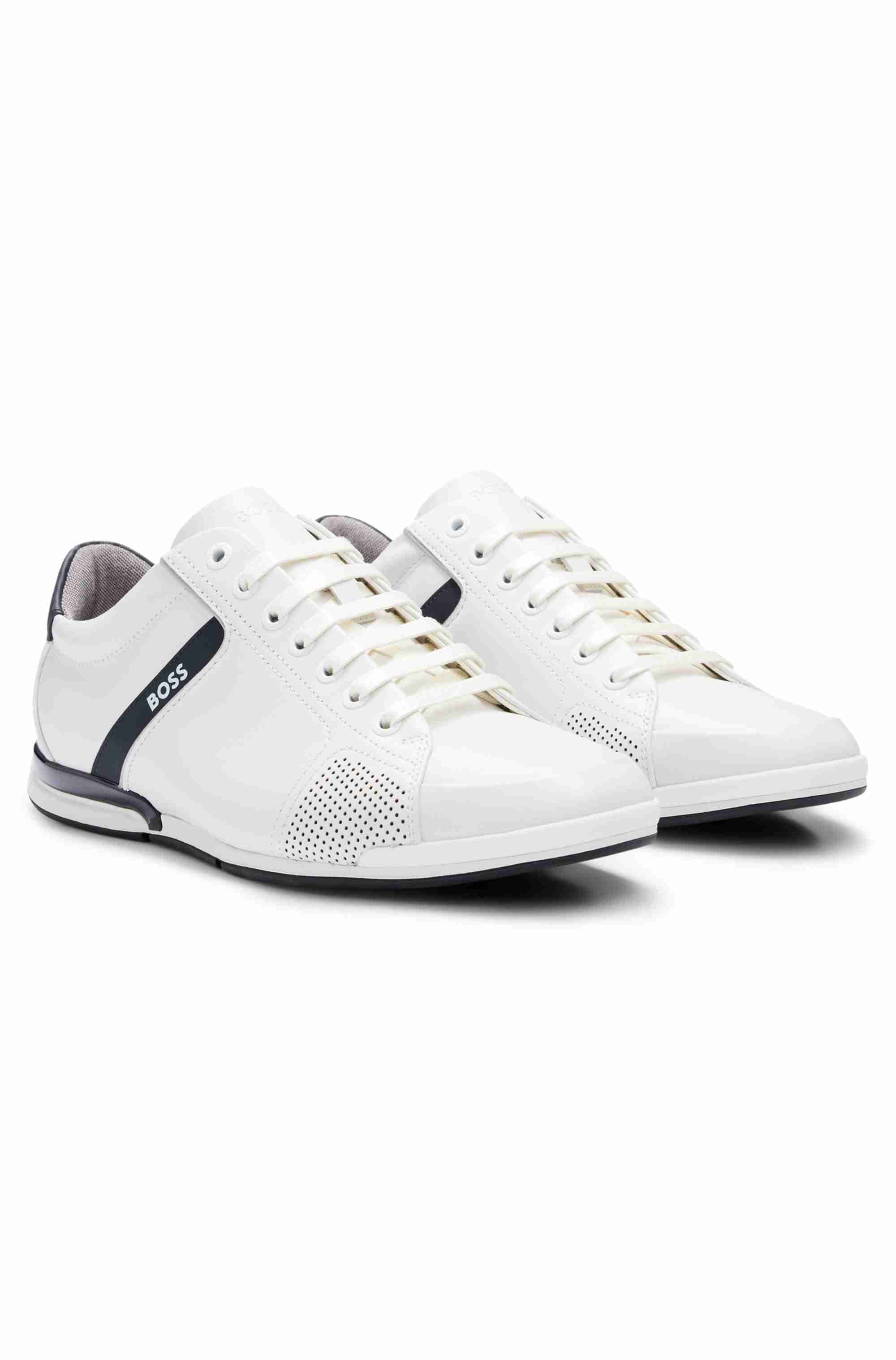 Leather trainers with odour-control lining