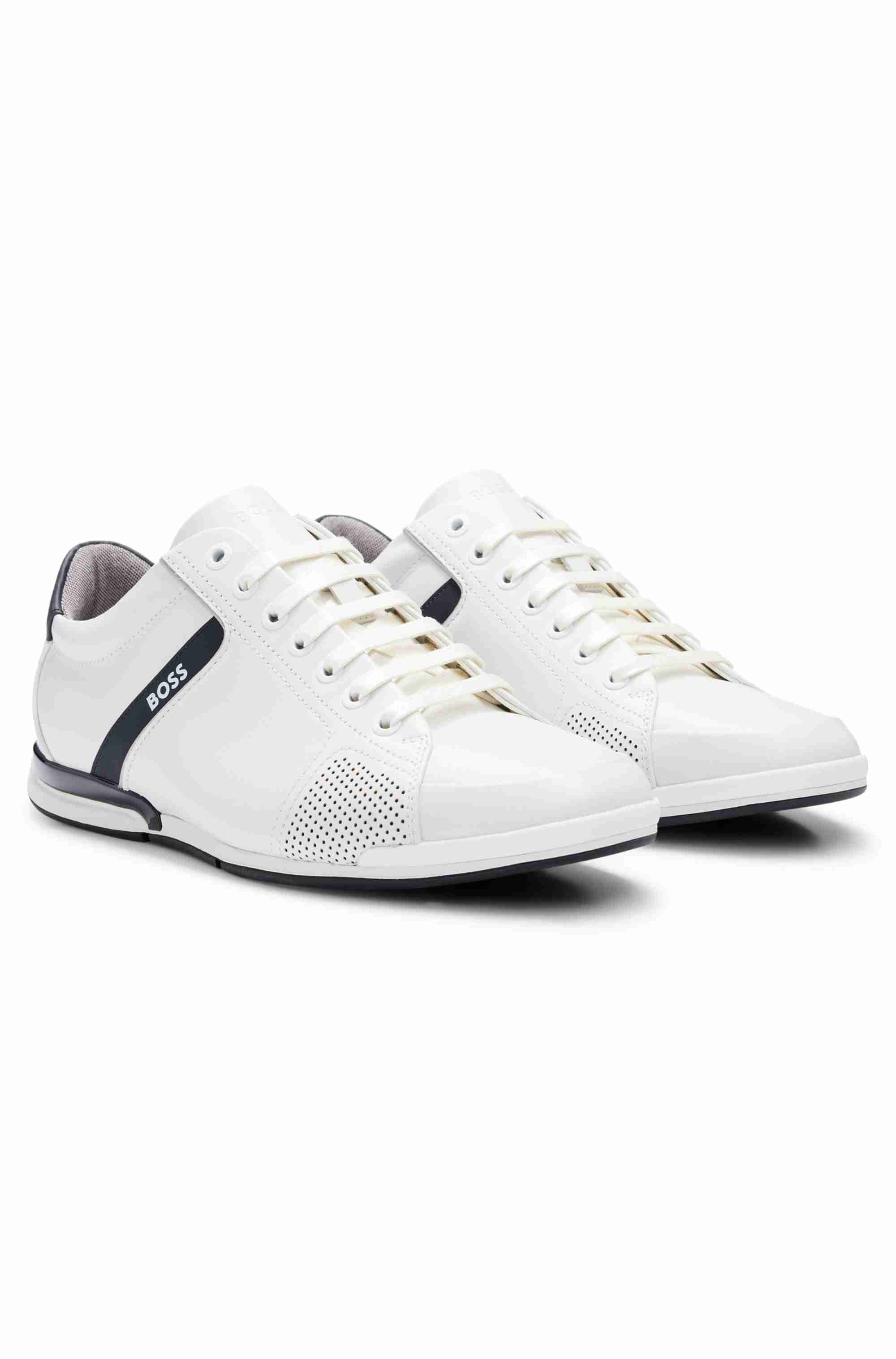 Leather trainers with odour-control lining