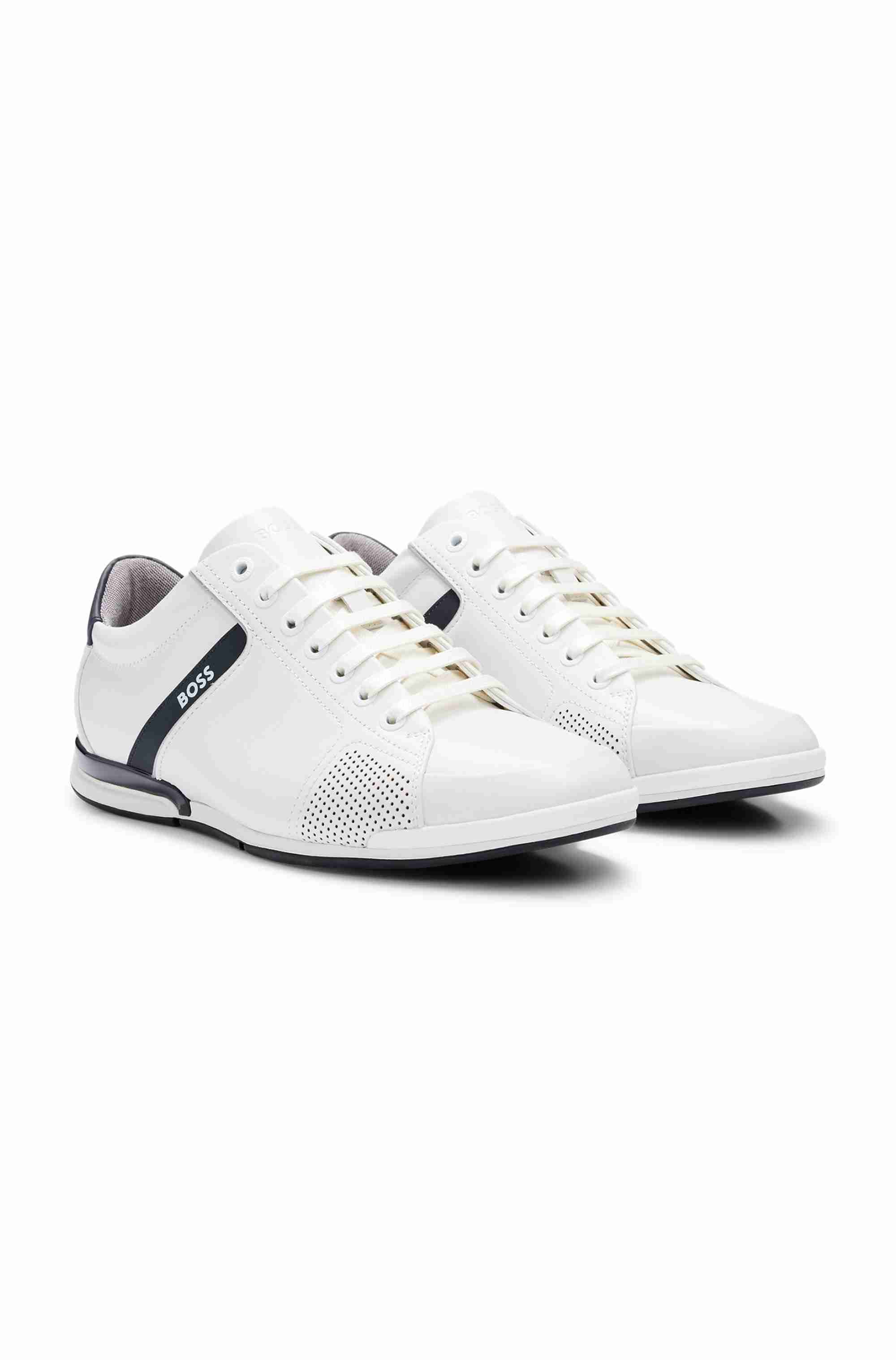 Leather trainers with odour-control lining
