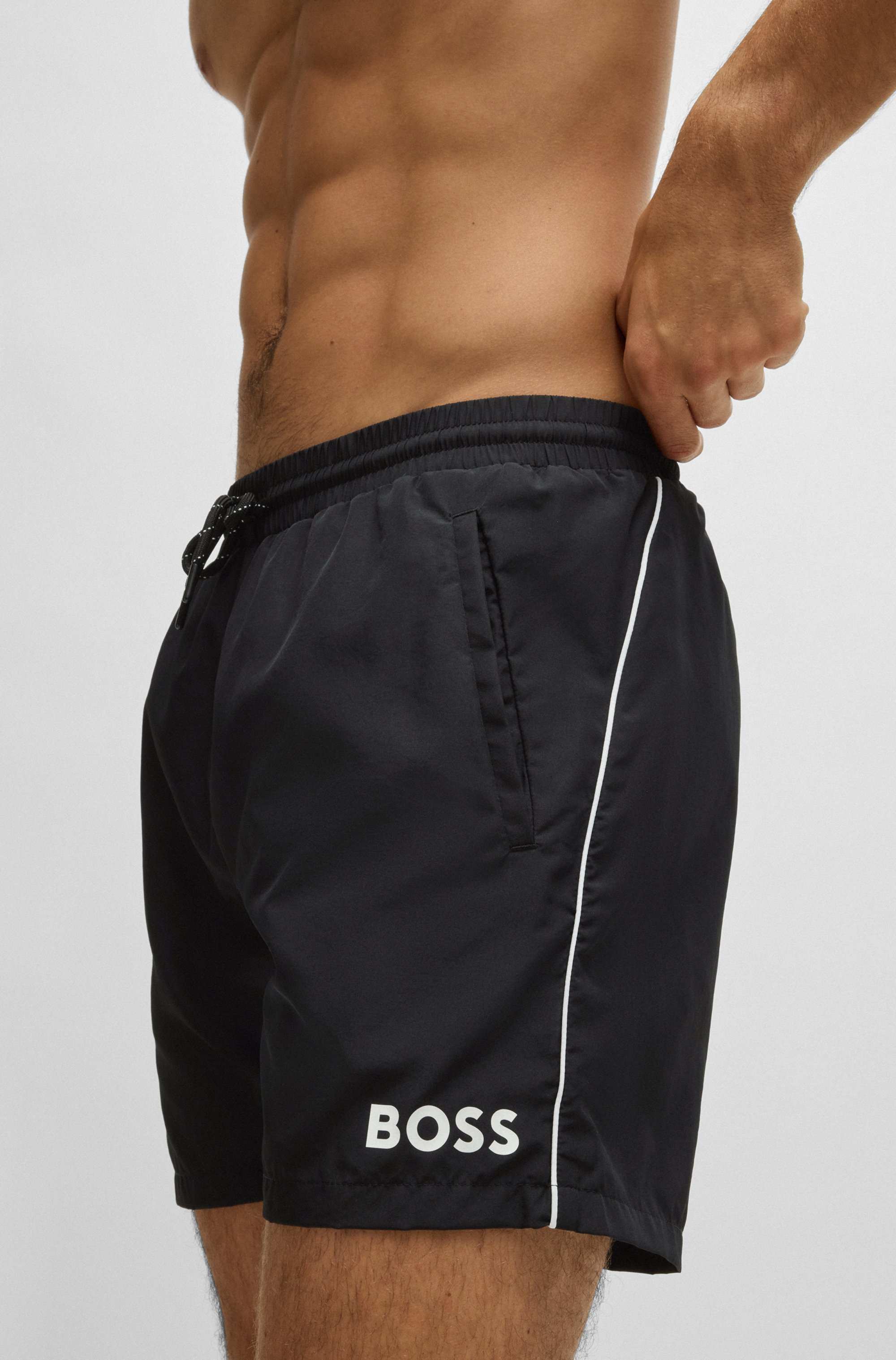 Quick-drying swim shorts with contrast details