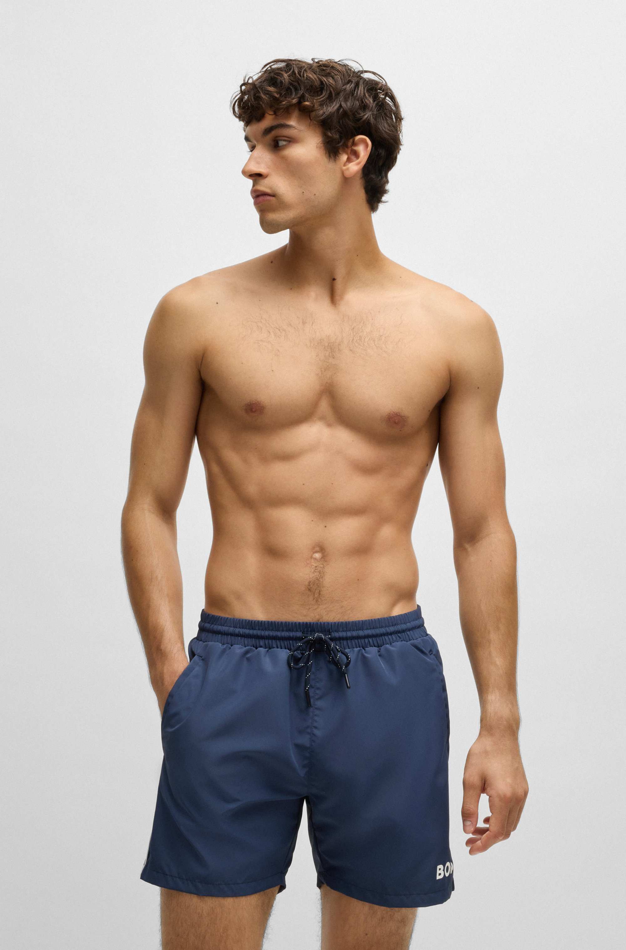 Quick-drying swim shorts with contrast details
