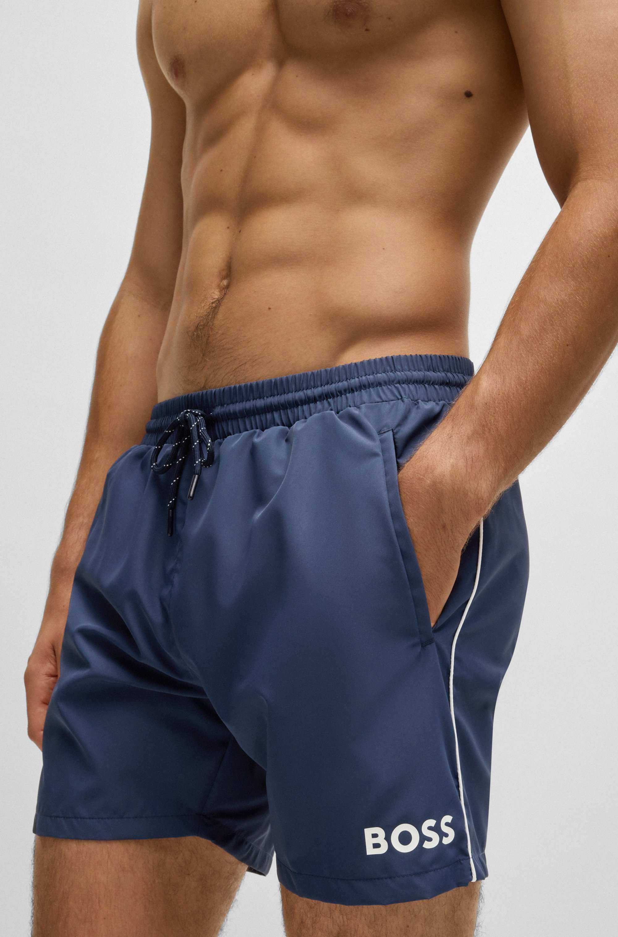 Quick-drying swim shorts with contrast details
