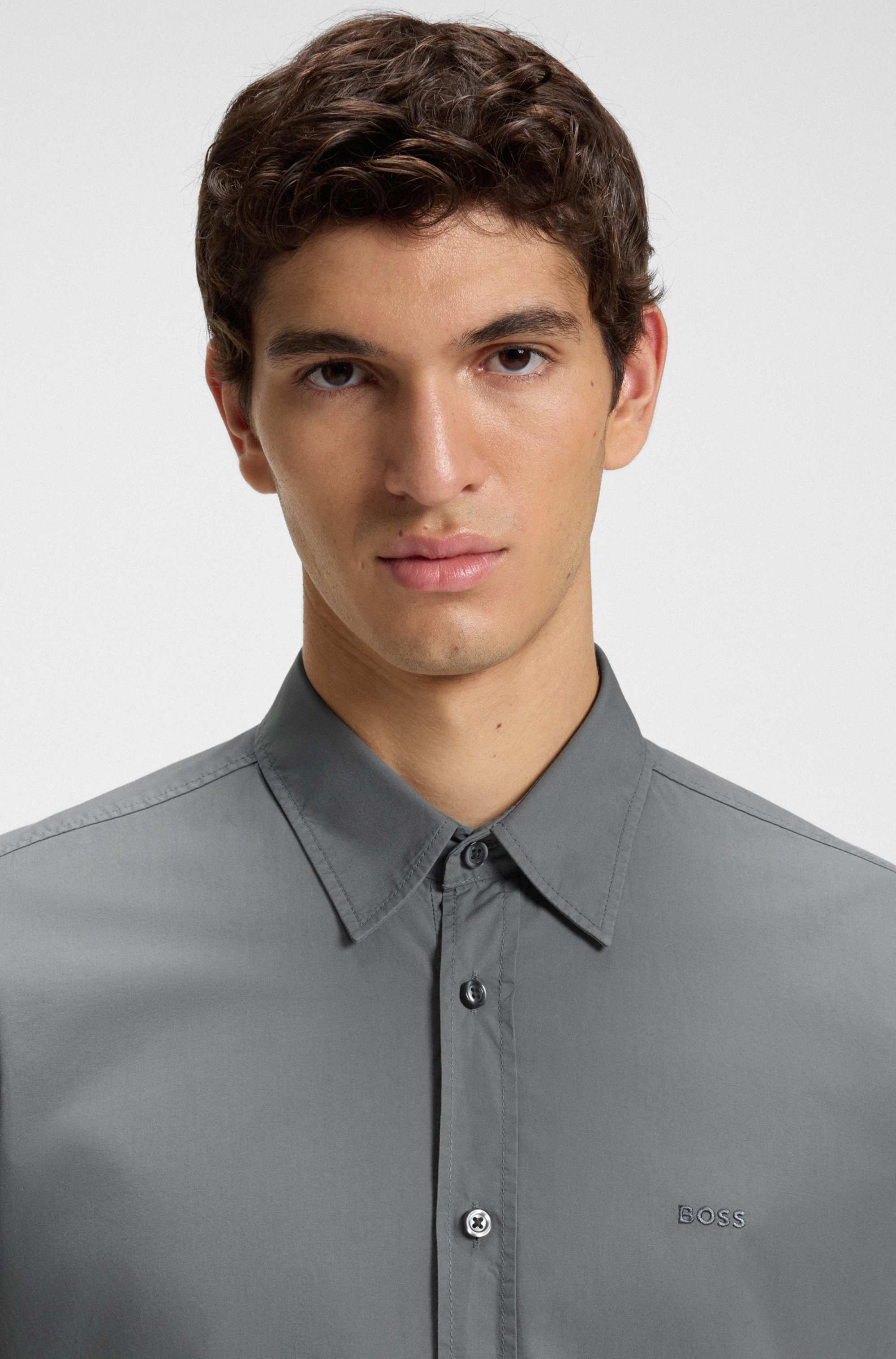 Regular-fit shirt in cotton poplin