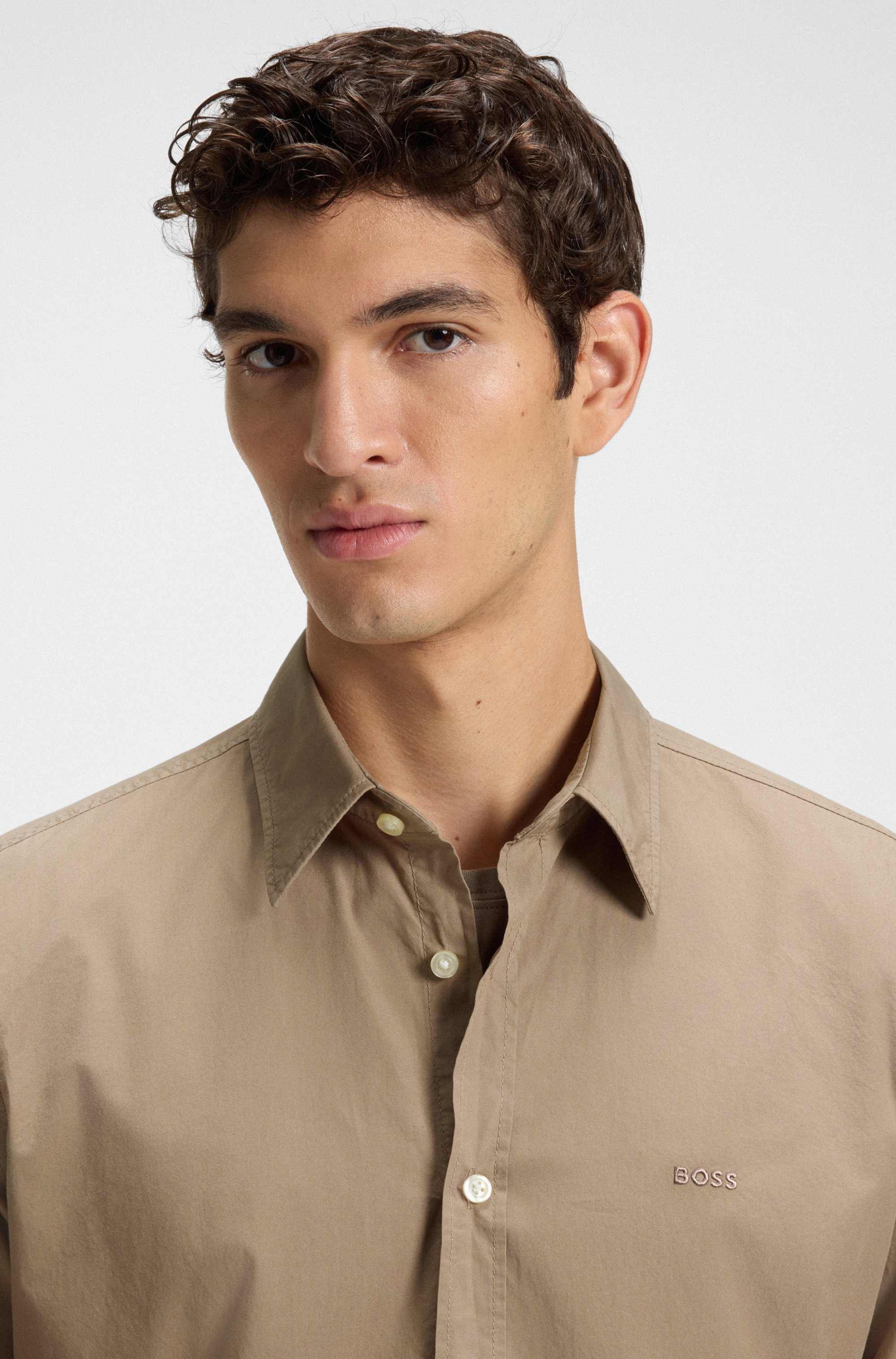 Regular-fit shirt in cotton poplin
