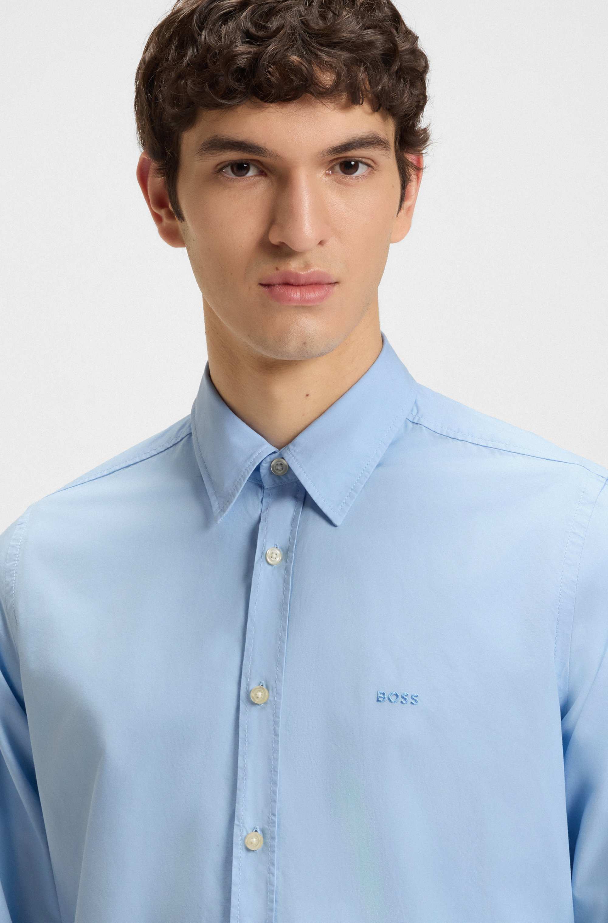 Regular-fit shirt in cotton poplin