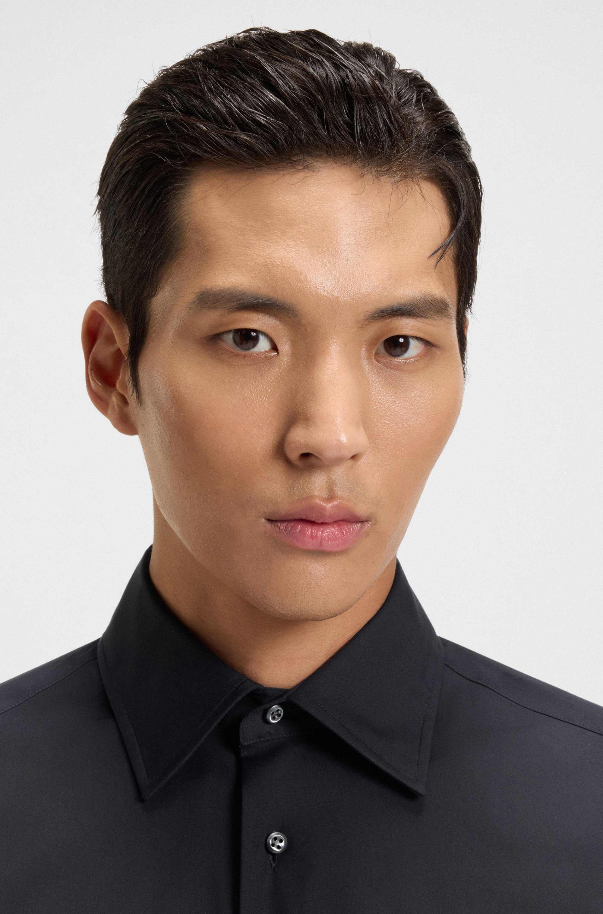 Slim-fit shirt in cotton-blend stretch poplin