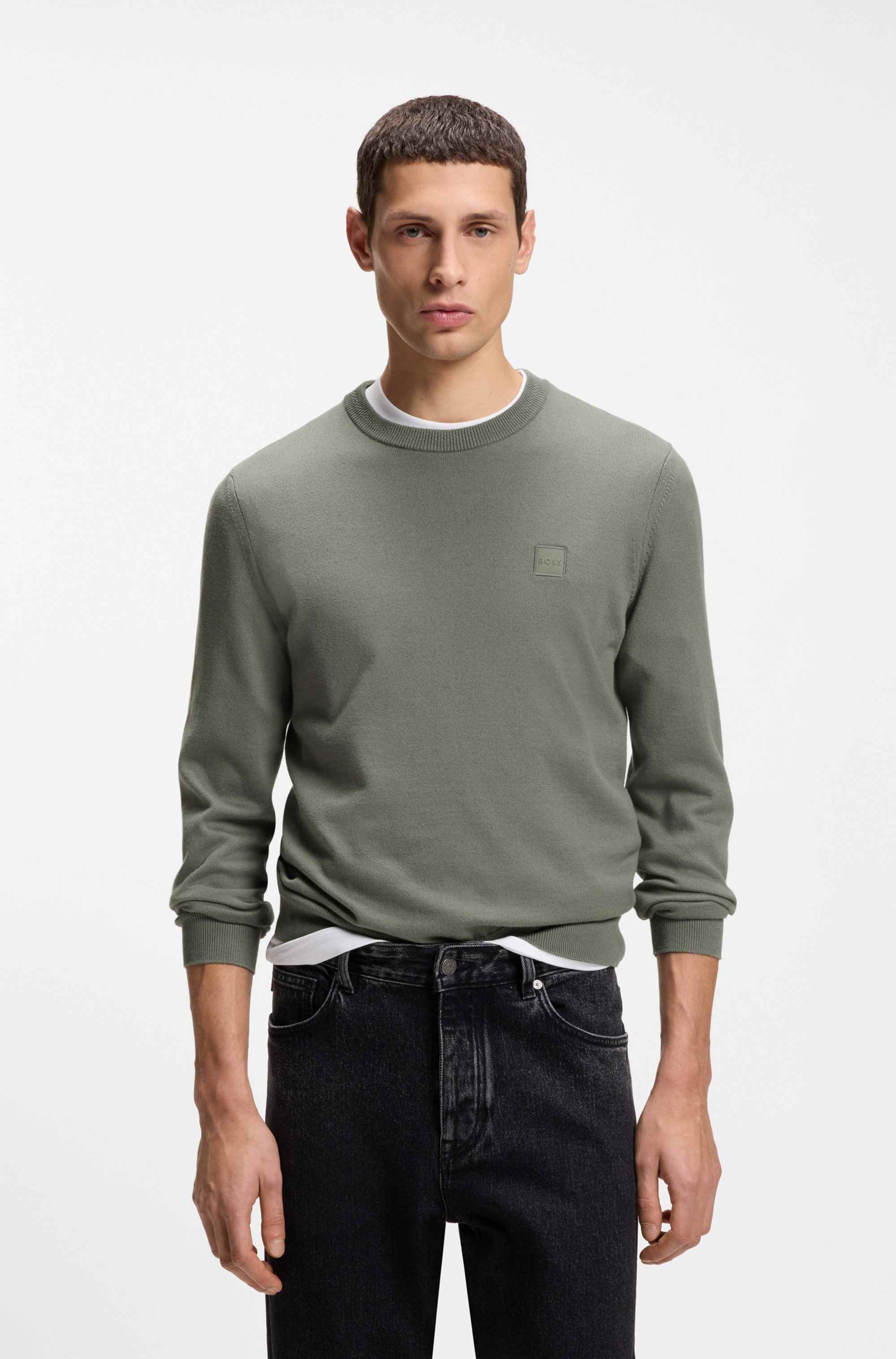 Knitted sweater in cotton and cashmere with logo label