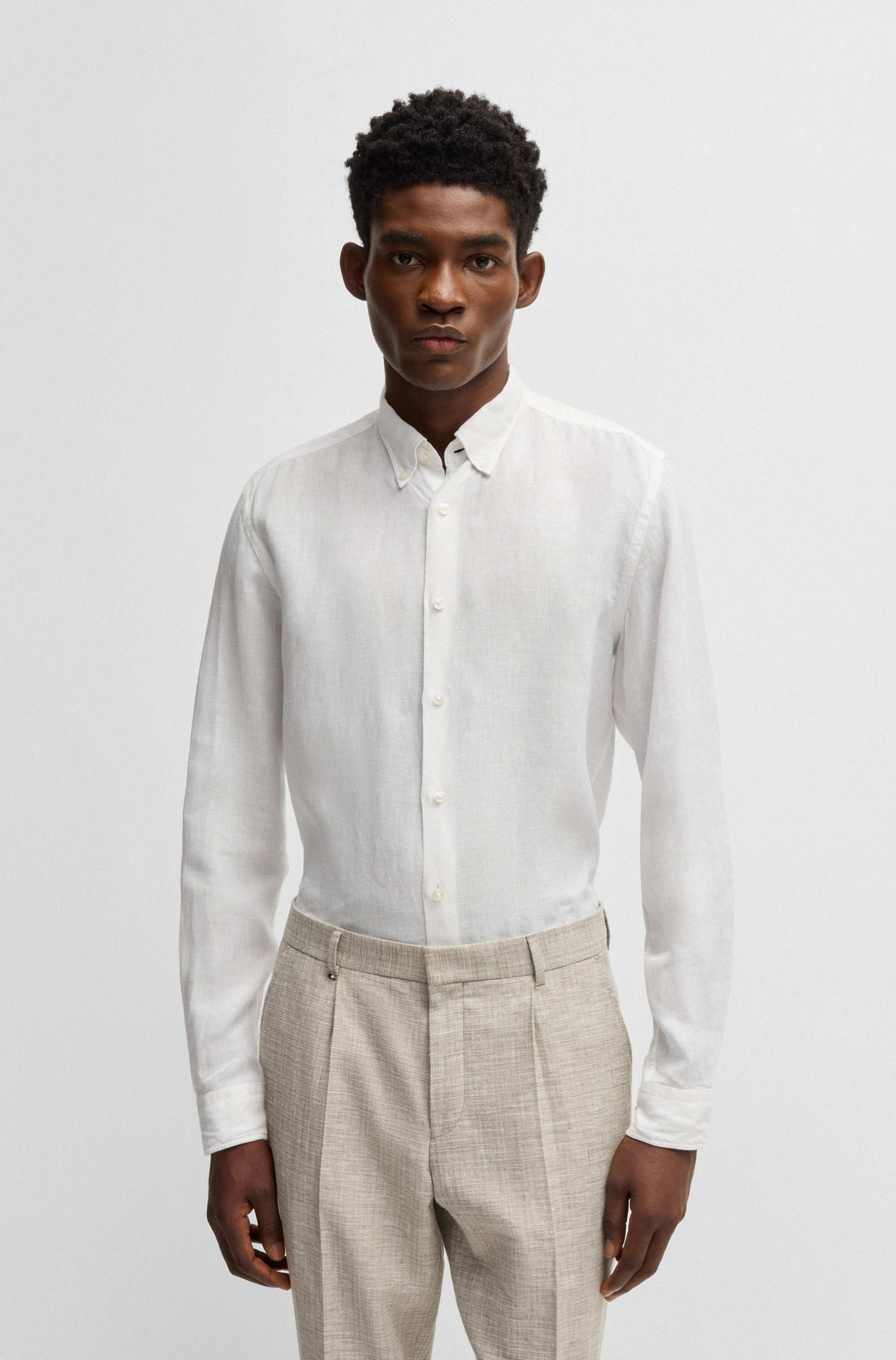 Regular-fit button-down shirt in linen