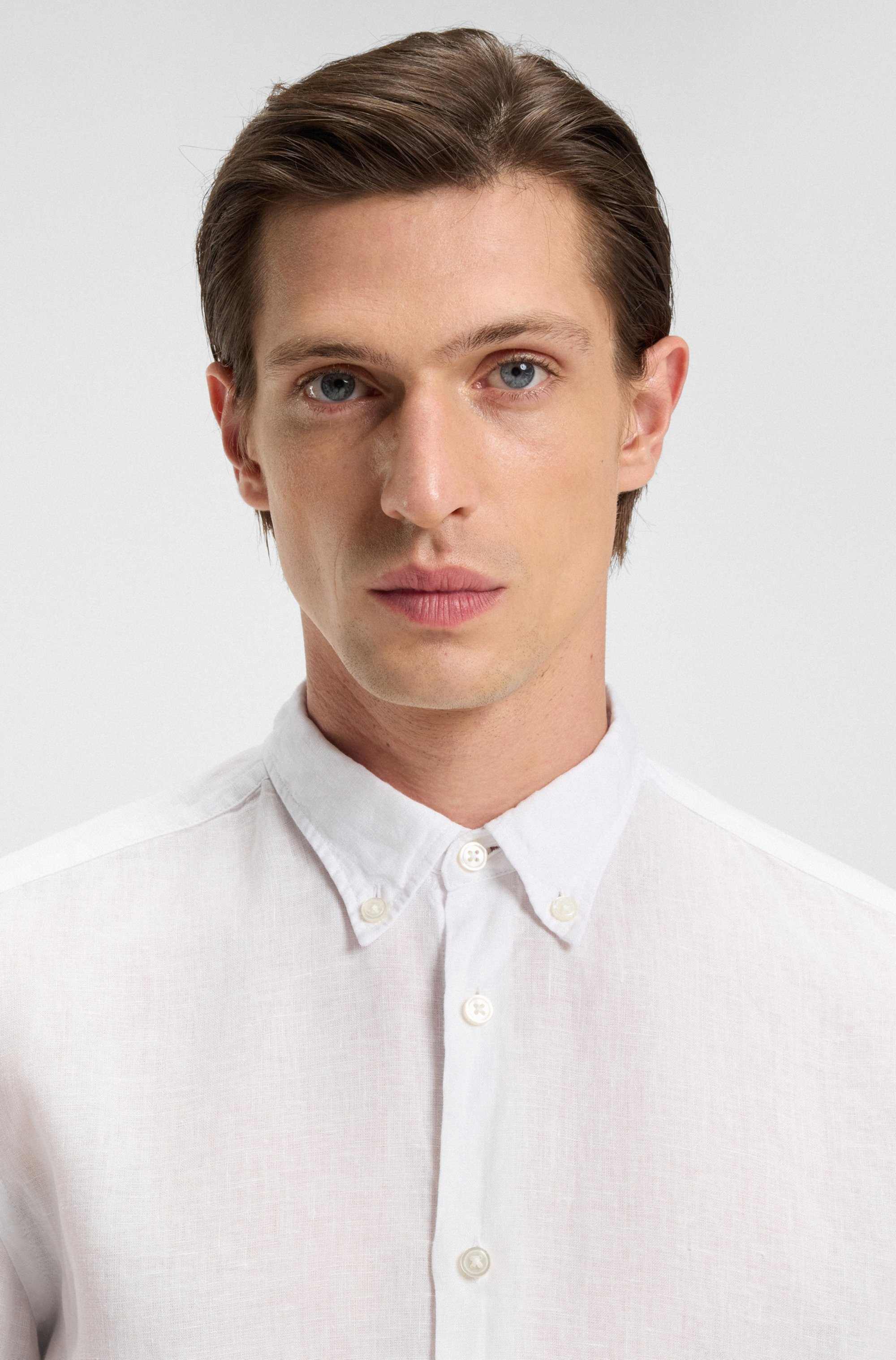 Regular-fit button-down shirt in linen