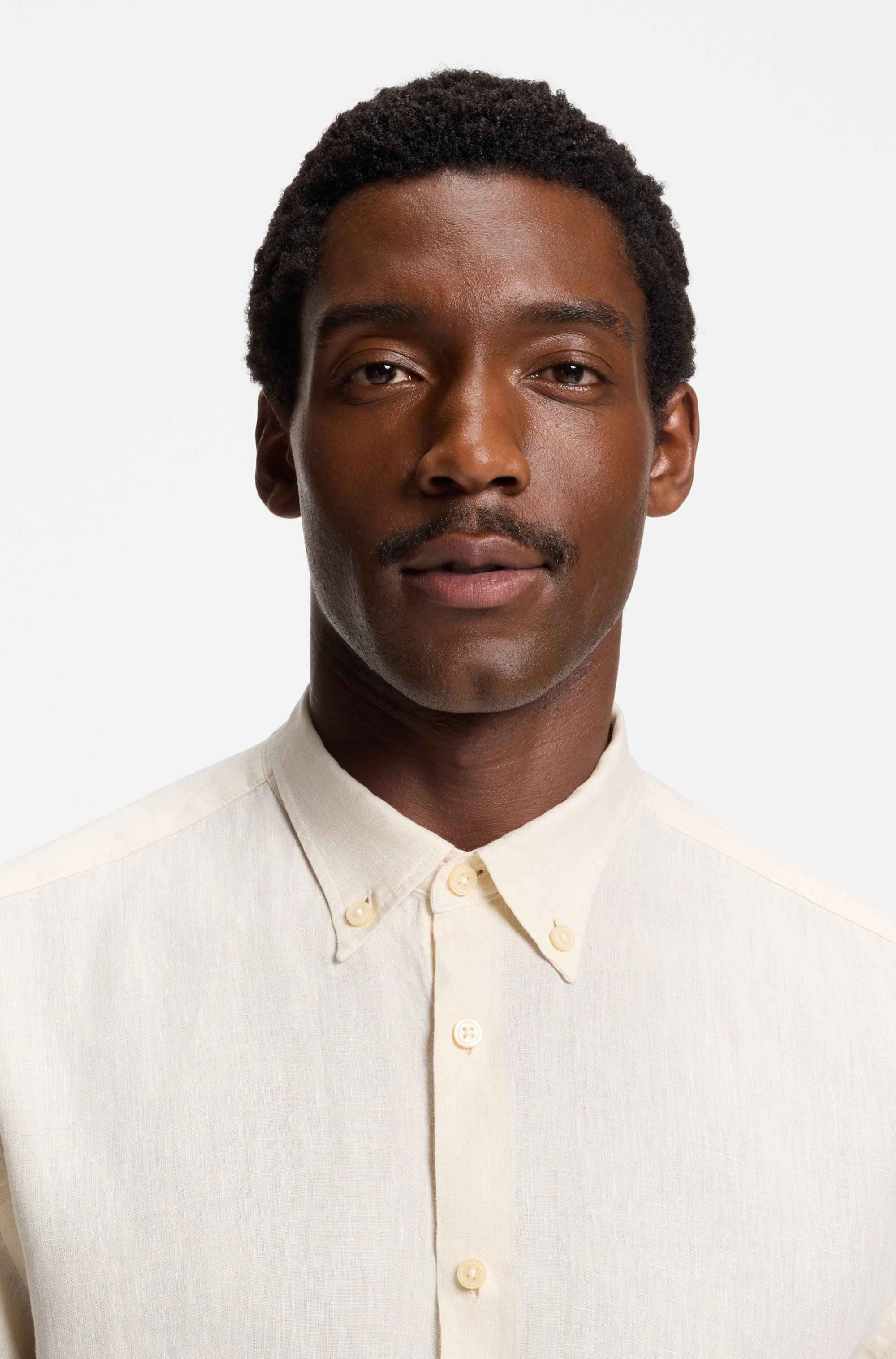 Regular-fit button-down shirt in linen