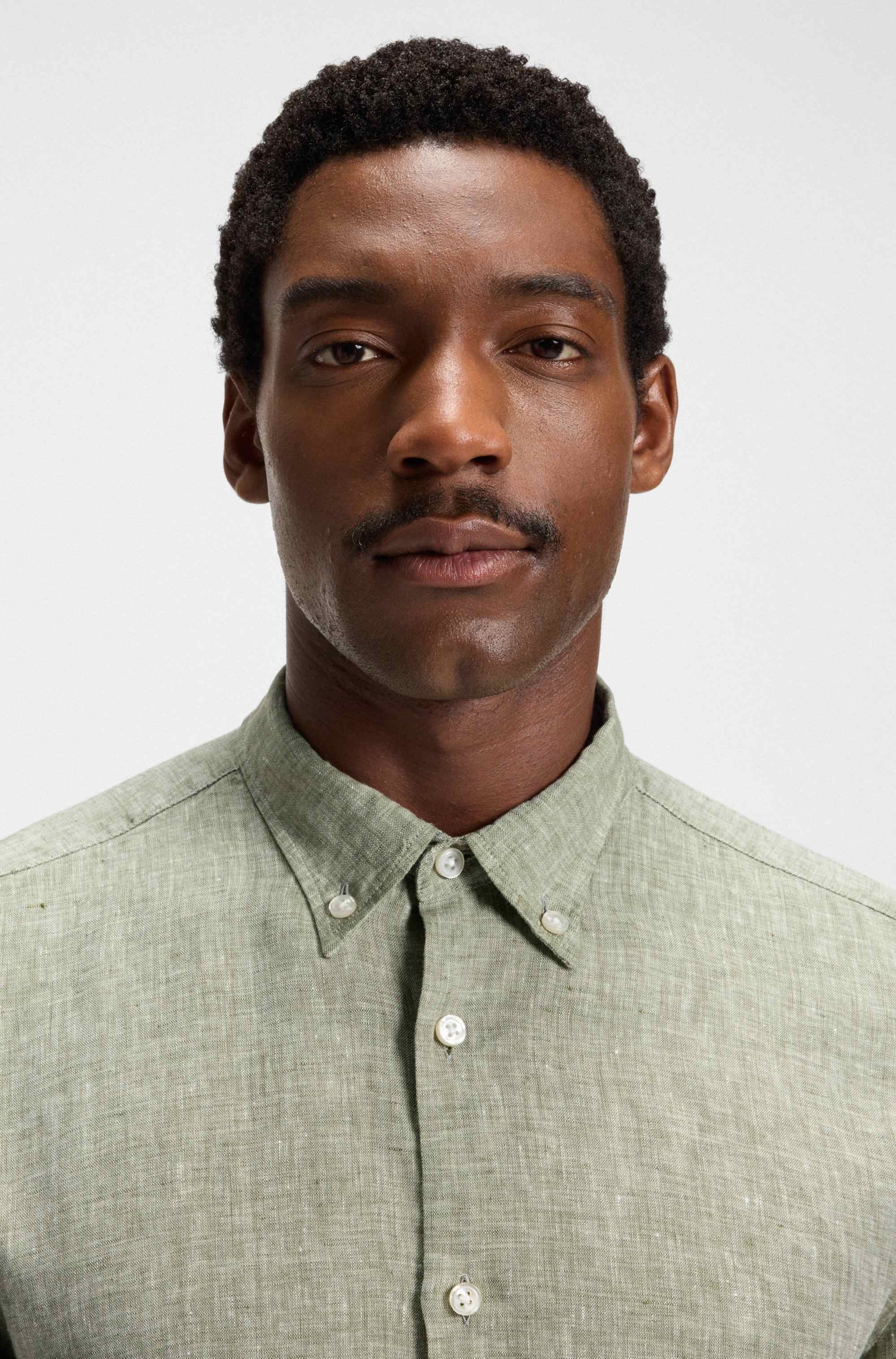 Regular-fit button-down shirt in linen