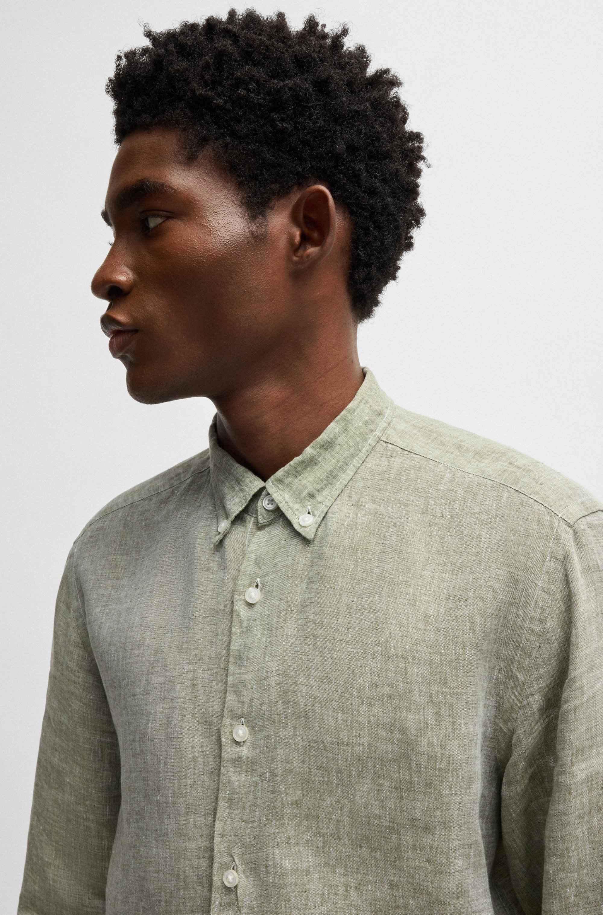 Regular-fit button-down shirt in linen