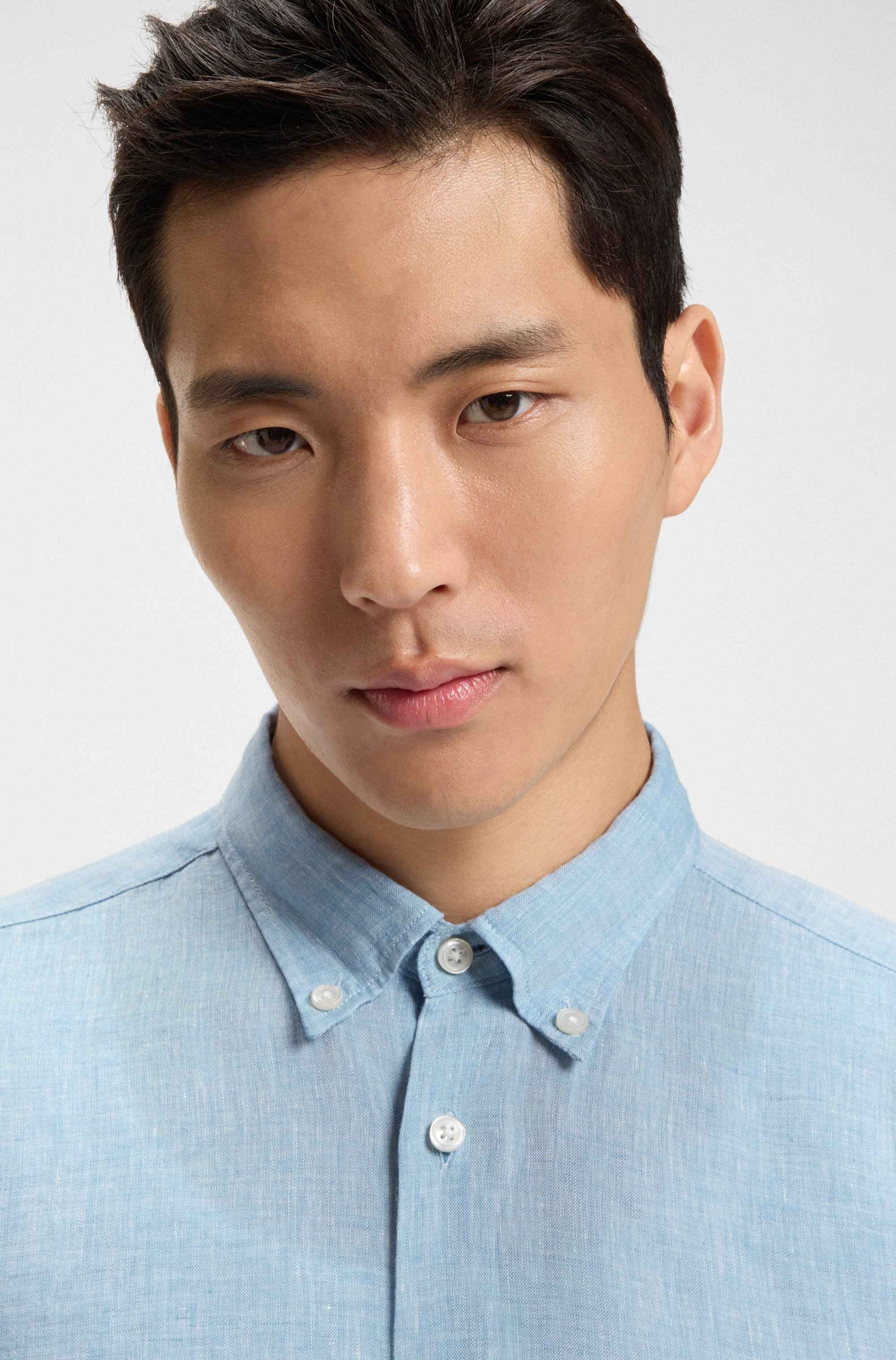 Regular-fit button-down shirt in linen