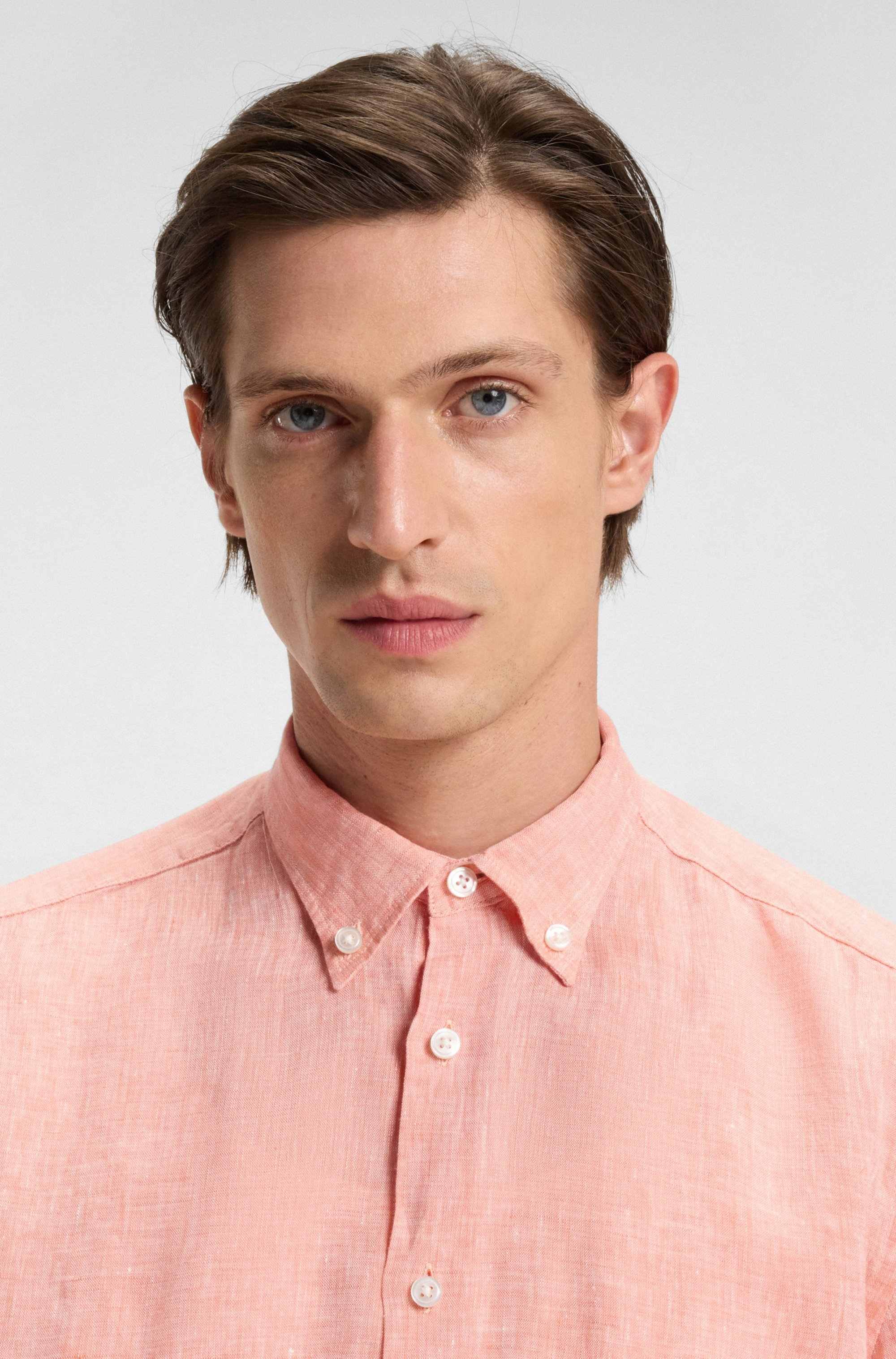 Regular-fit button-down shirt in linen