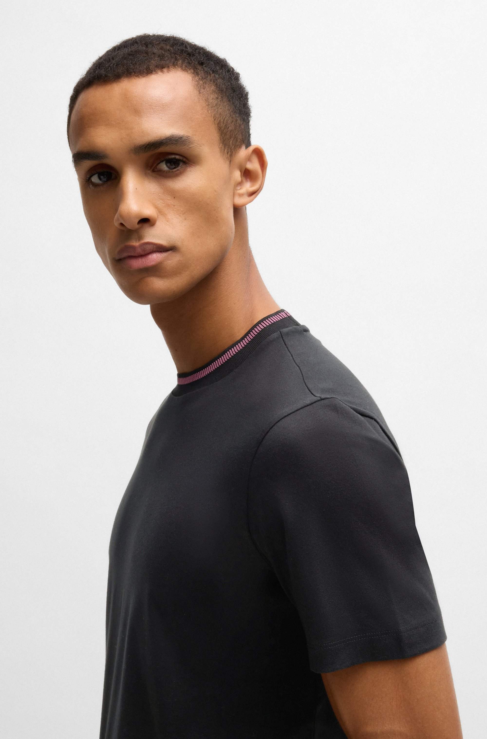 Slim-fit T-shirt in mercerised cotton with collar detail