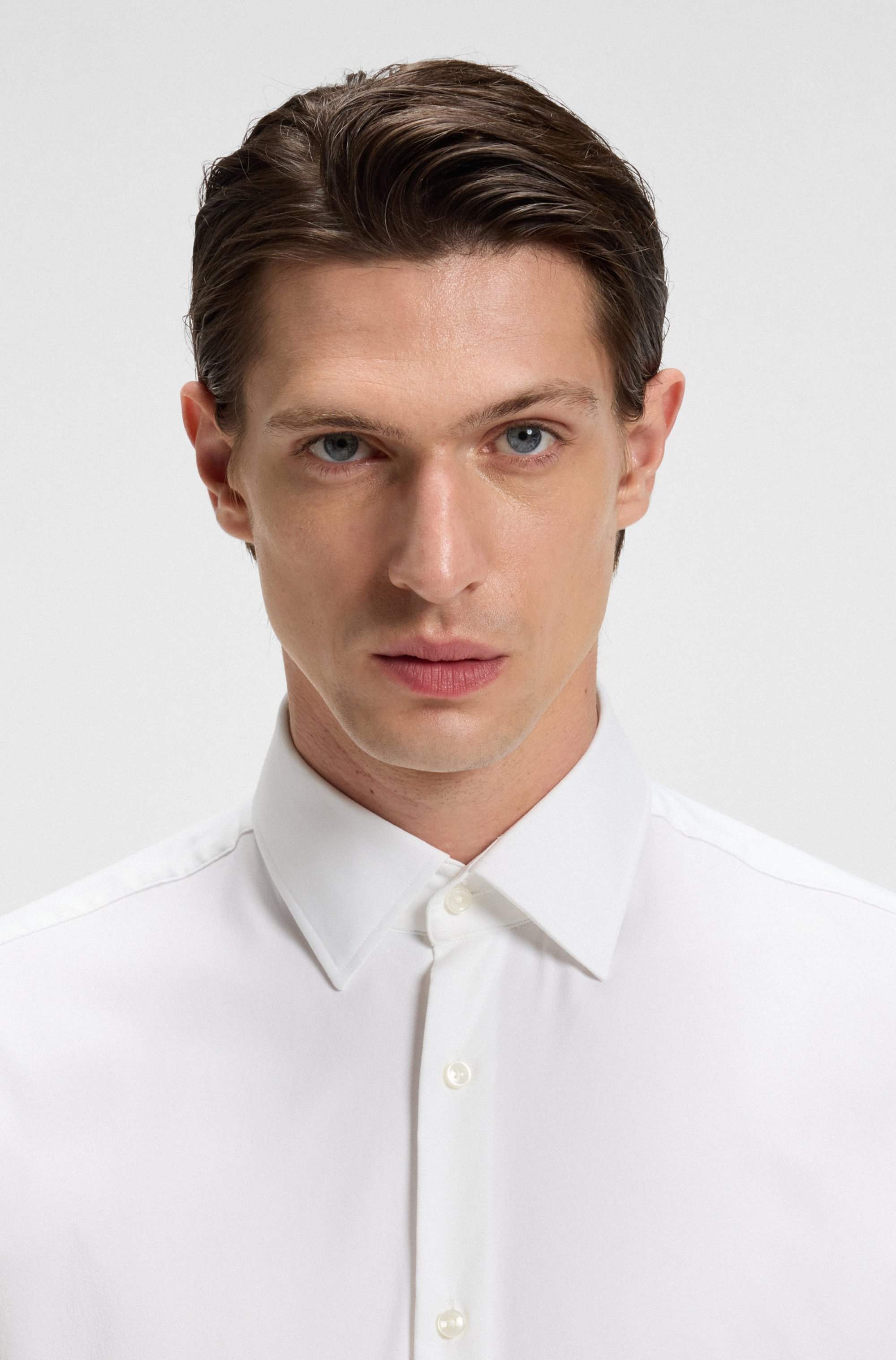 Regular-fit shirt in performance-stretch twill