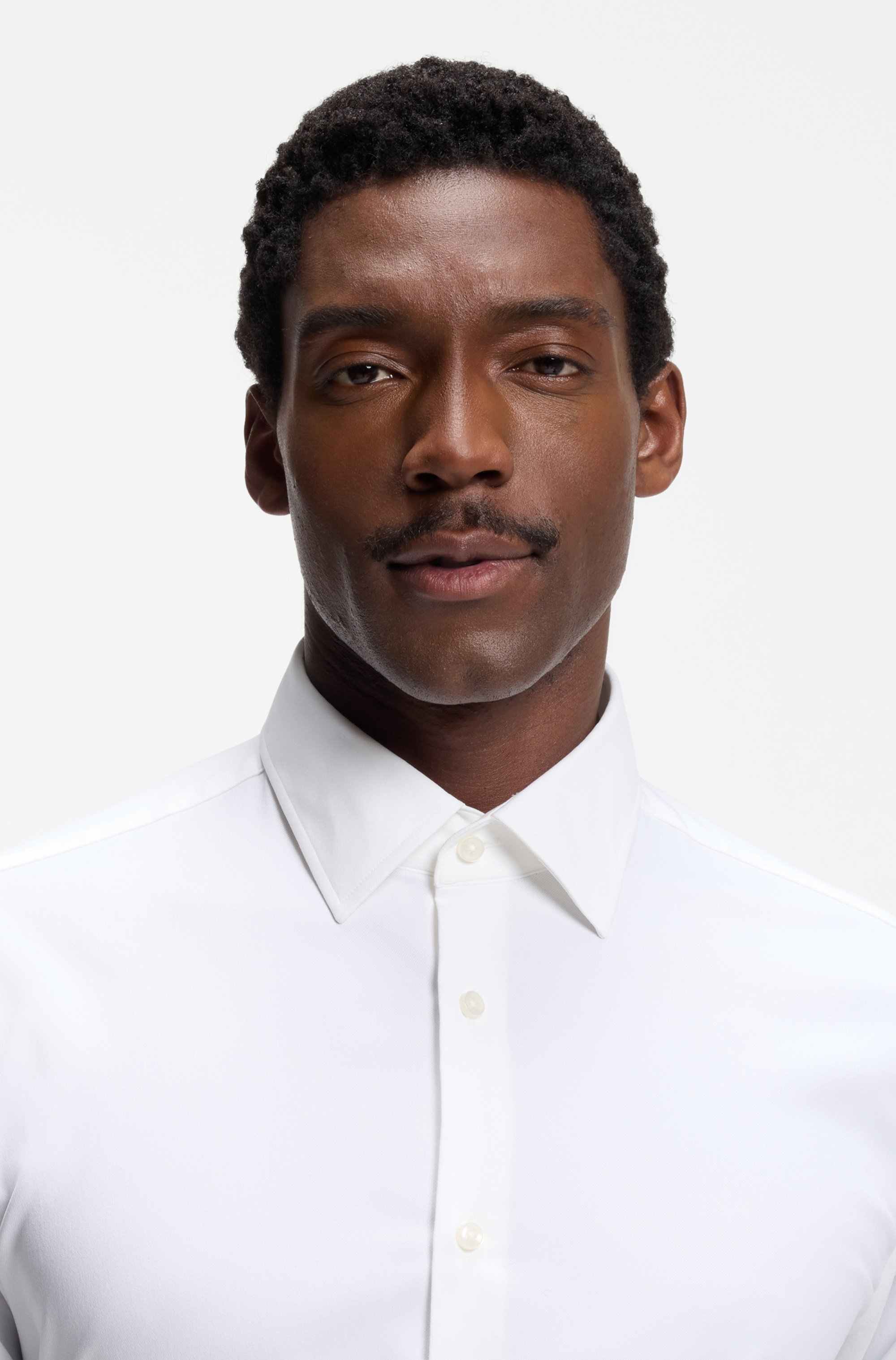 Regular-fit shirt in performance-stretch twill