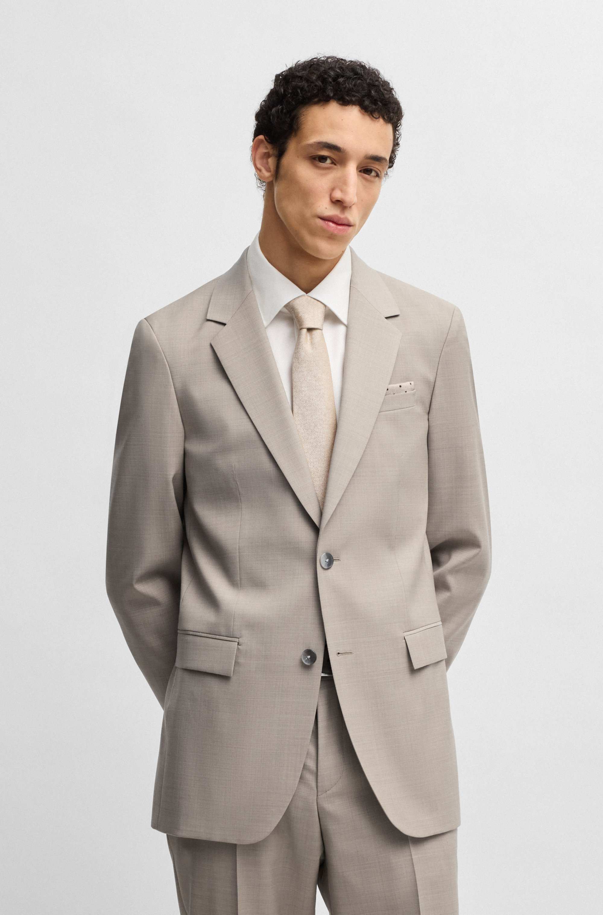 Slim-fit suit in micro-patterned virgin wool