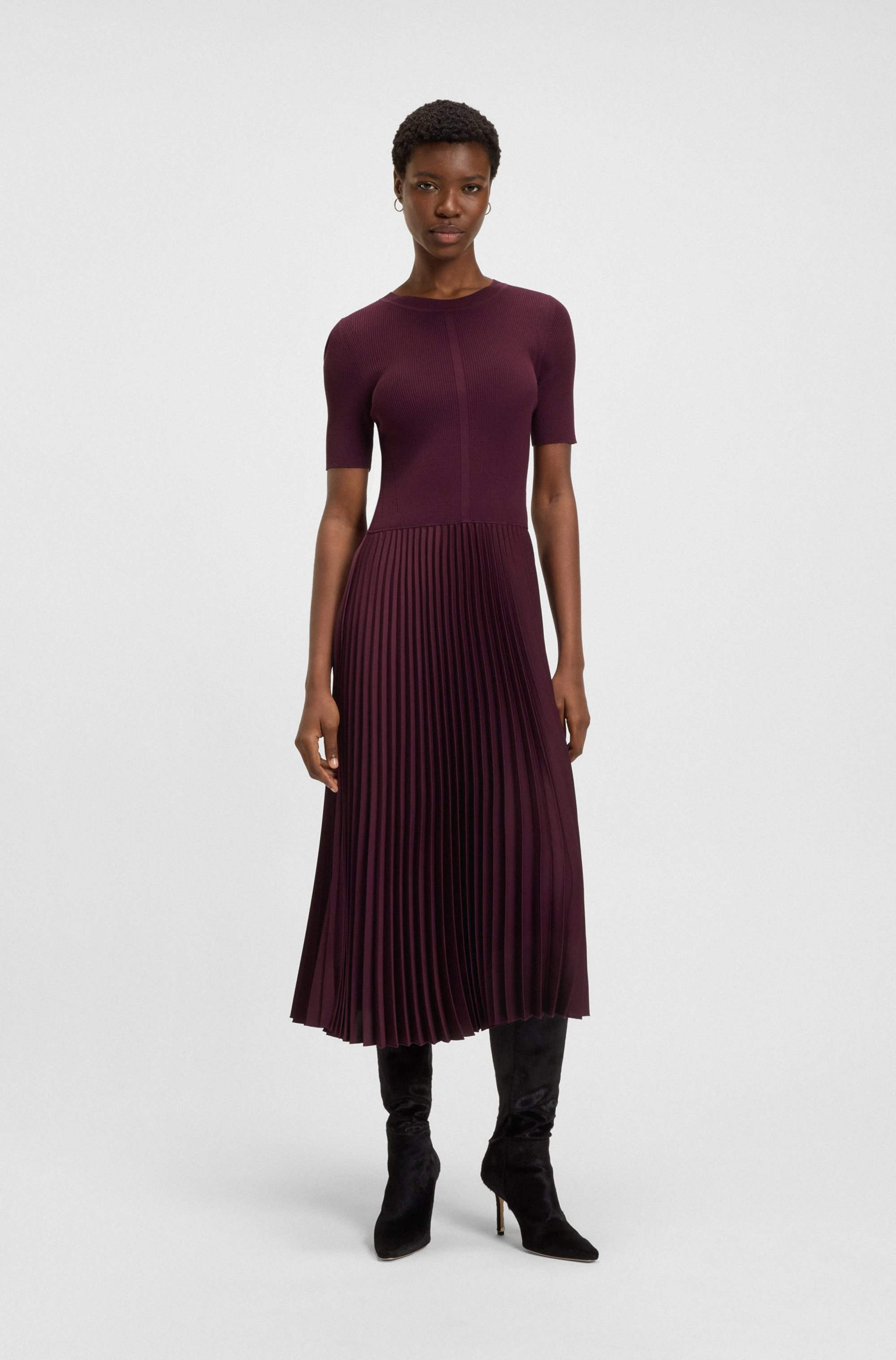 Mixed-material dress with plissé skirt