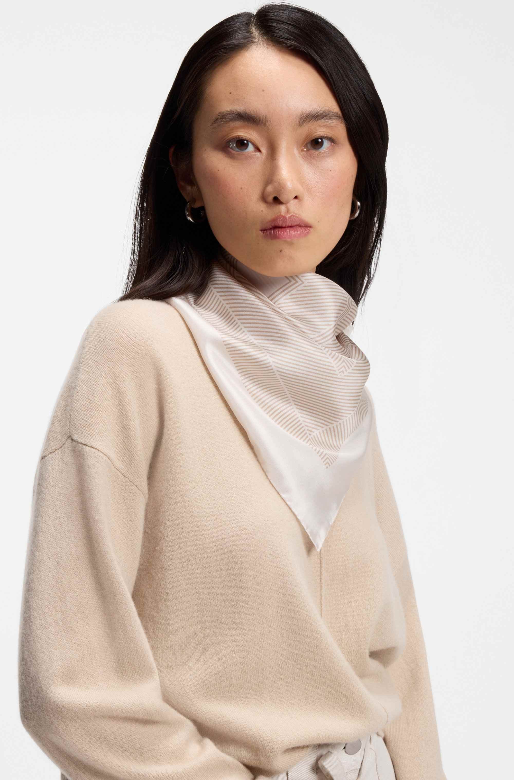 Italian-made scarf in printed silk twill