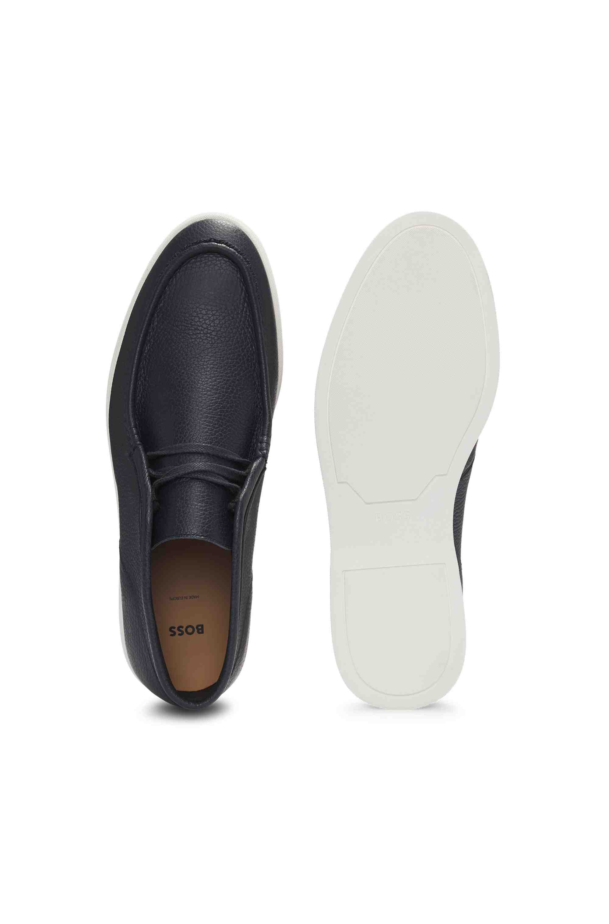 Casual boots in tumbled leather with apron toe