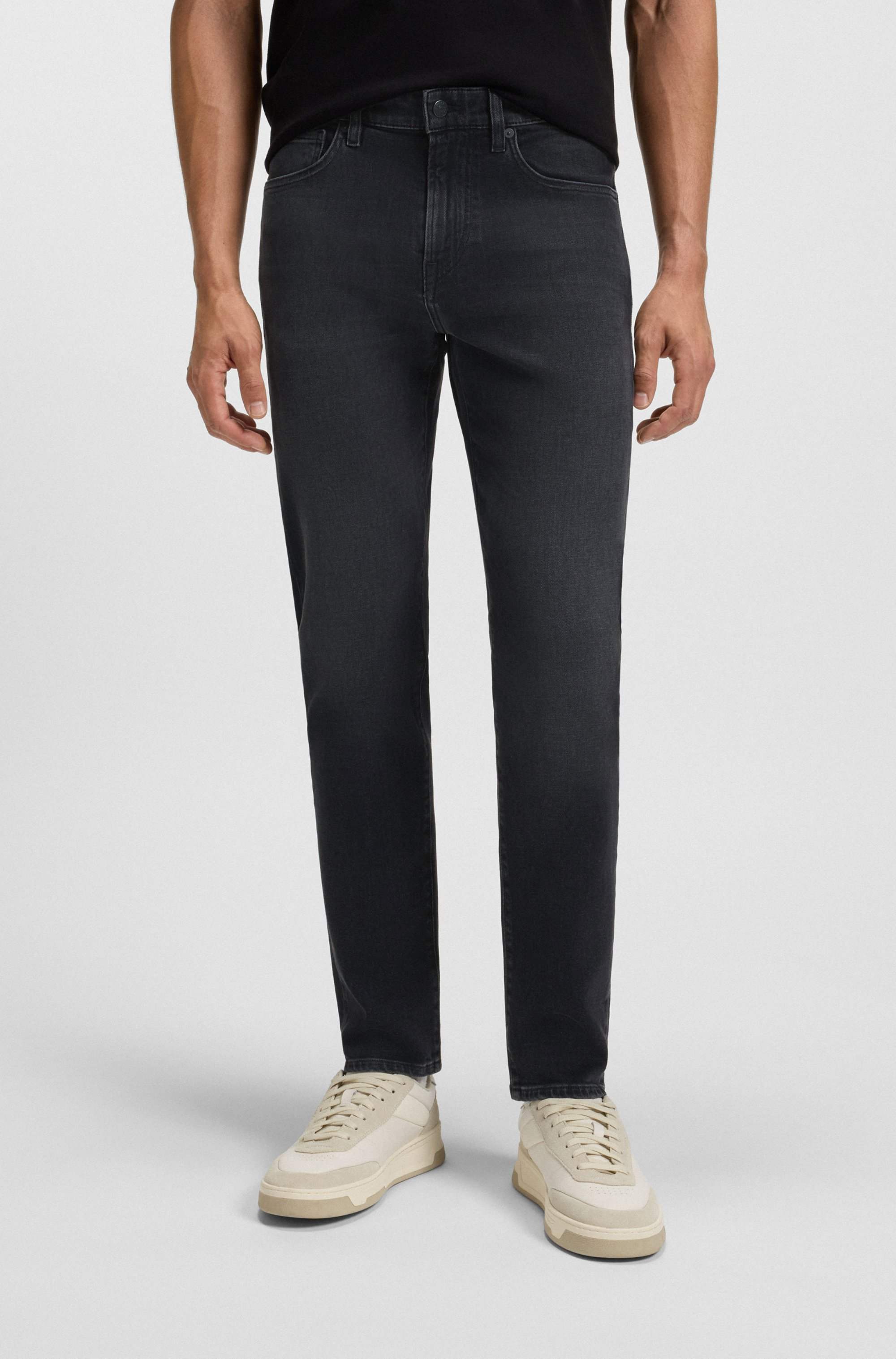 Tapered-fit jeans in black comfort-stretch denim