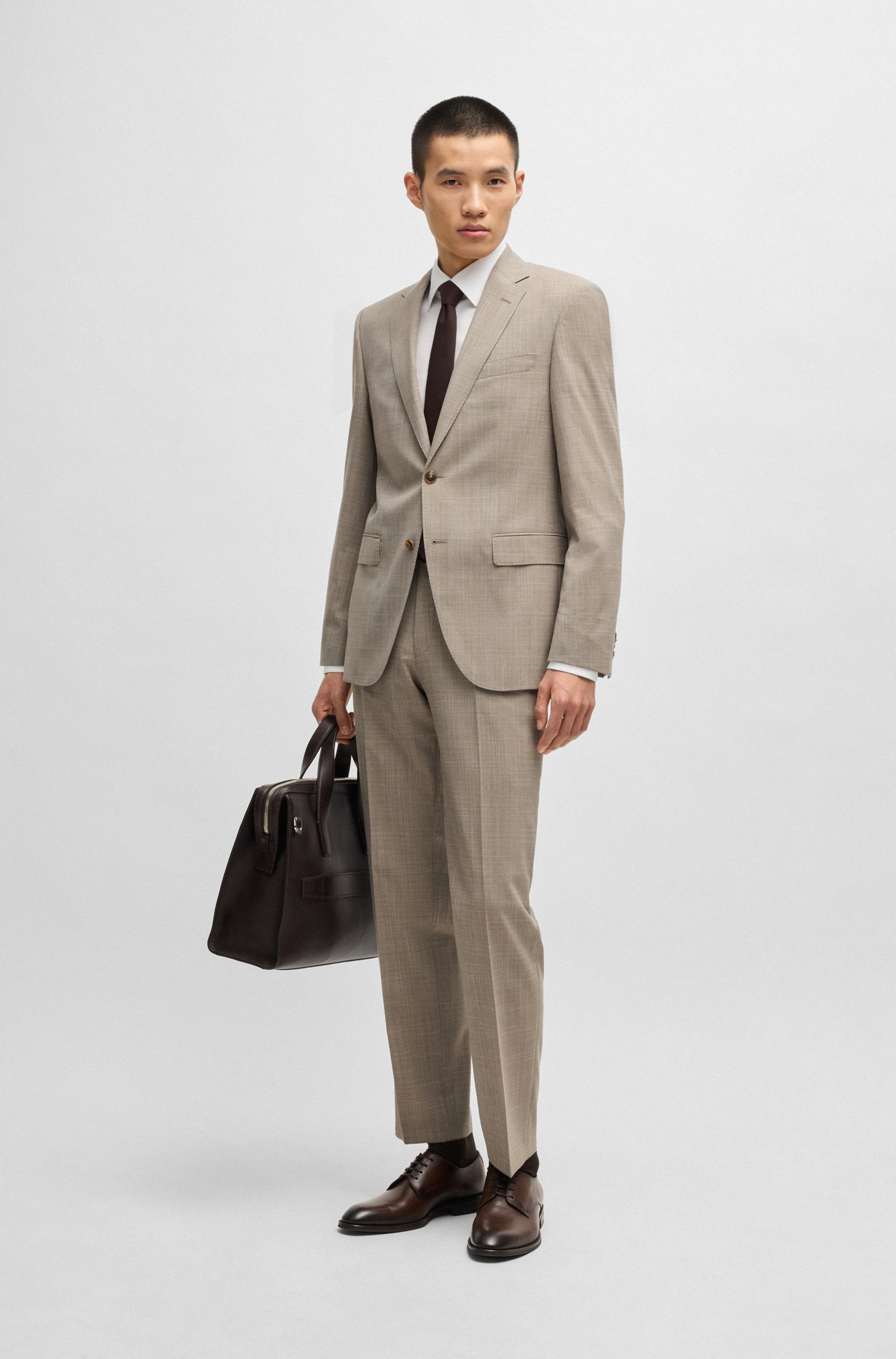 Italian-made Derby shoes in leather with ornamental stitching